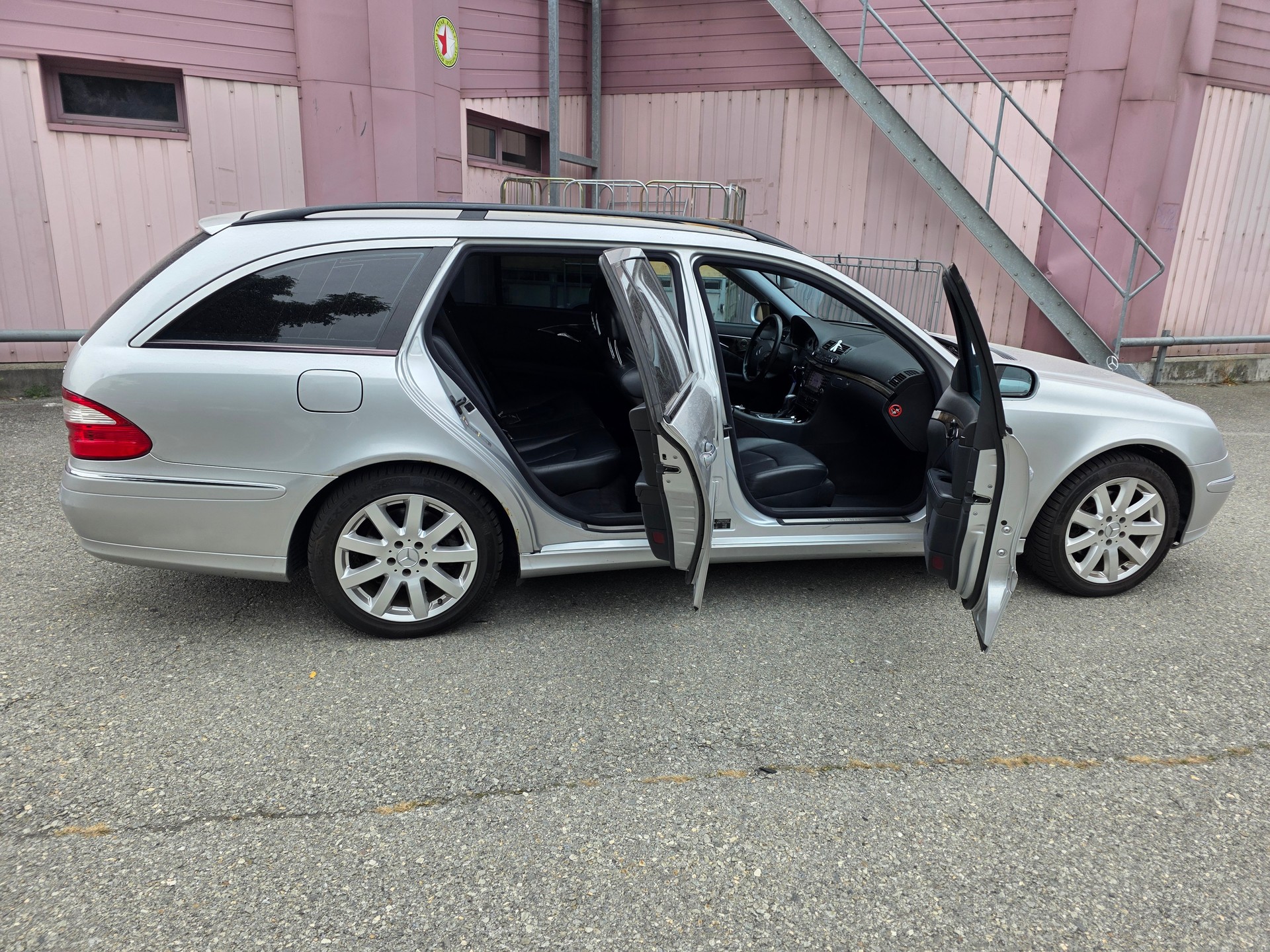 MERCEDES-BENZ E 320 Classic 4Matic Automatic-image-8