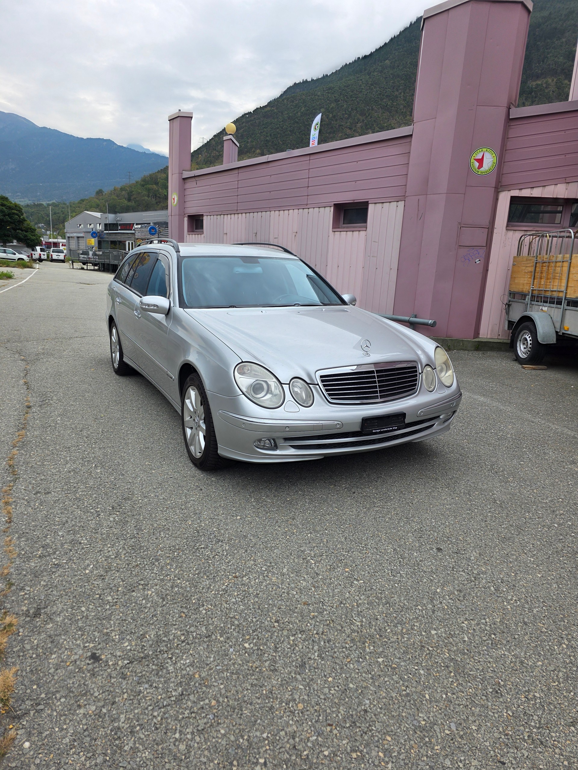 MERCEDES-BENZ E 320 Classic 4Matic Automatic-image-2