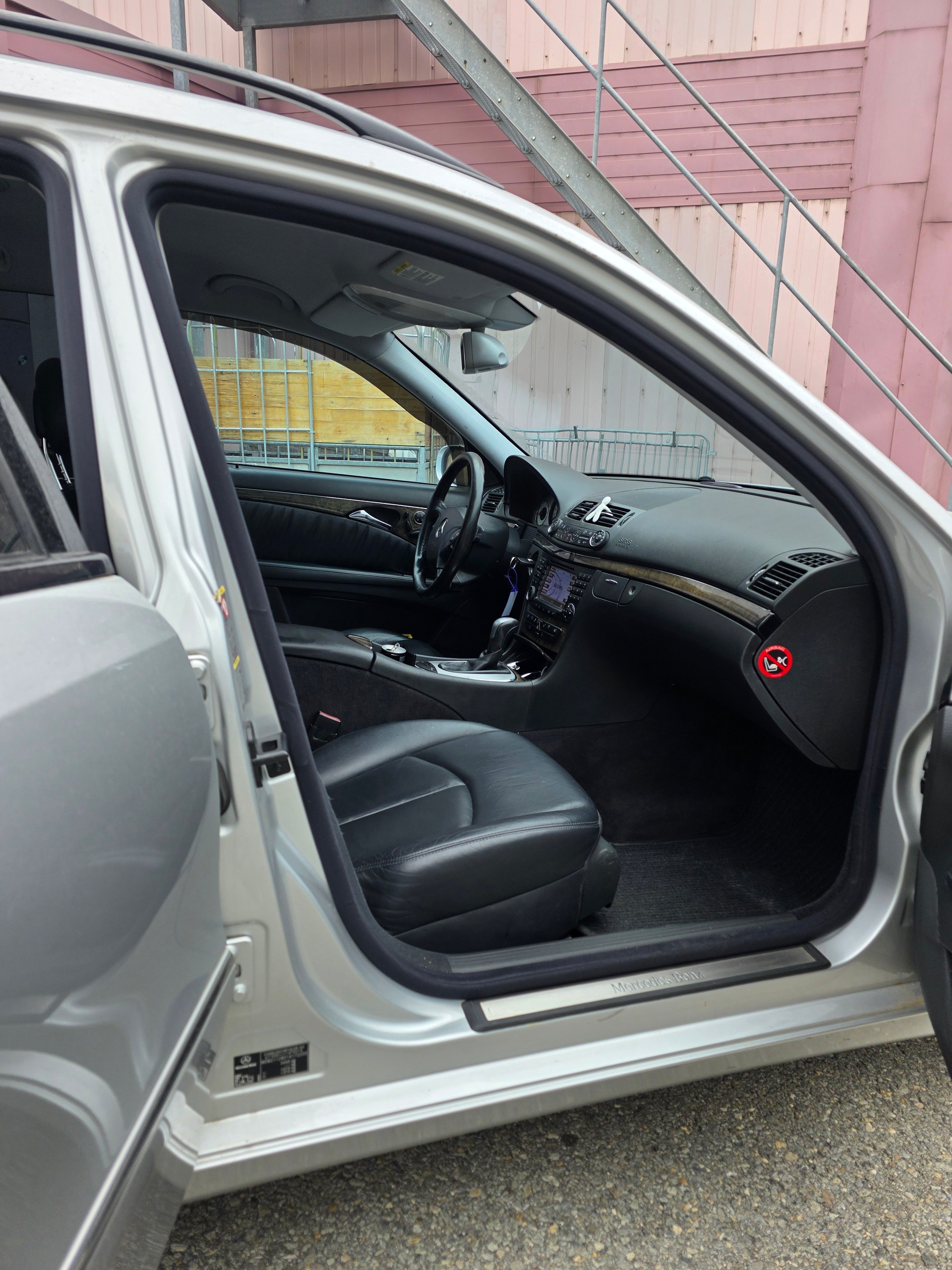 MERCEDES-BENZ E 320 Classic 4Matic Automatic-image-9