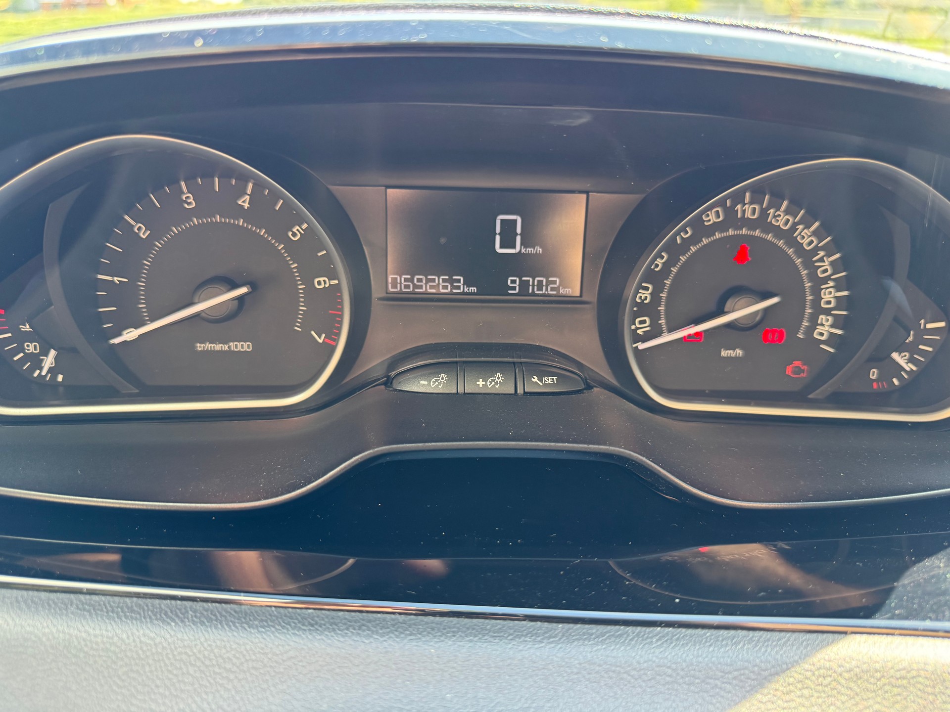 PEUGEOT 208 1.2 VTI Access-image-5