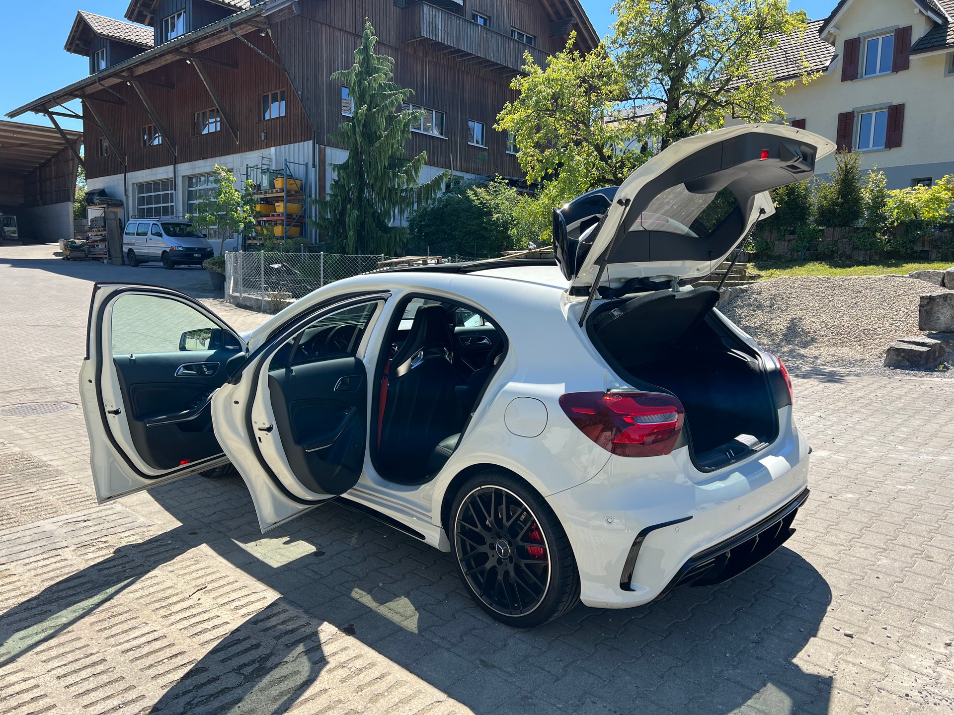 MERCEDES-BENZ A 45 AMG-image-2