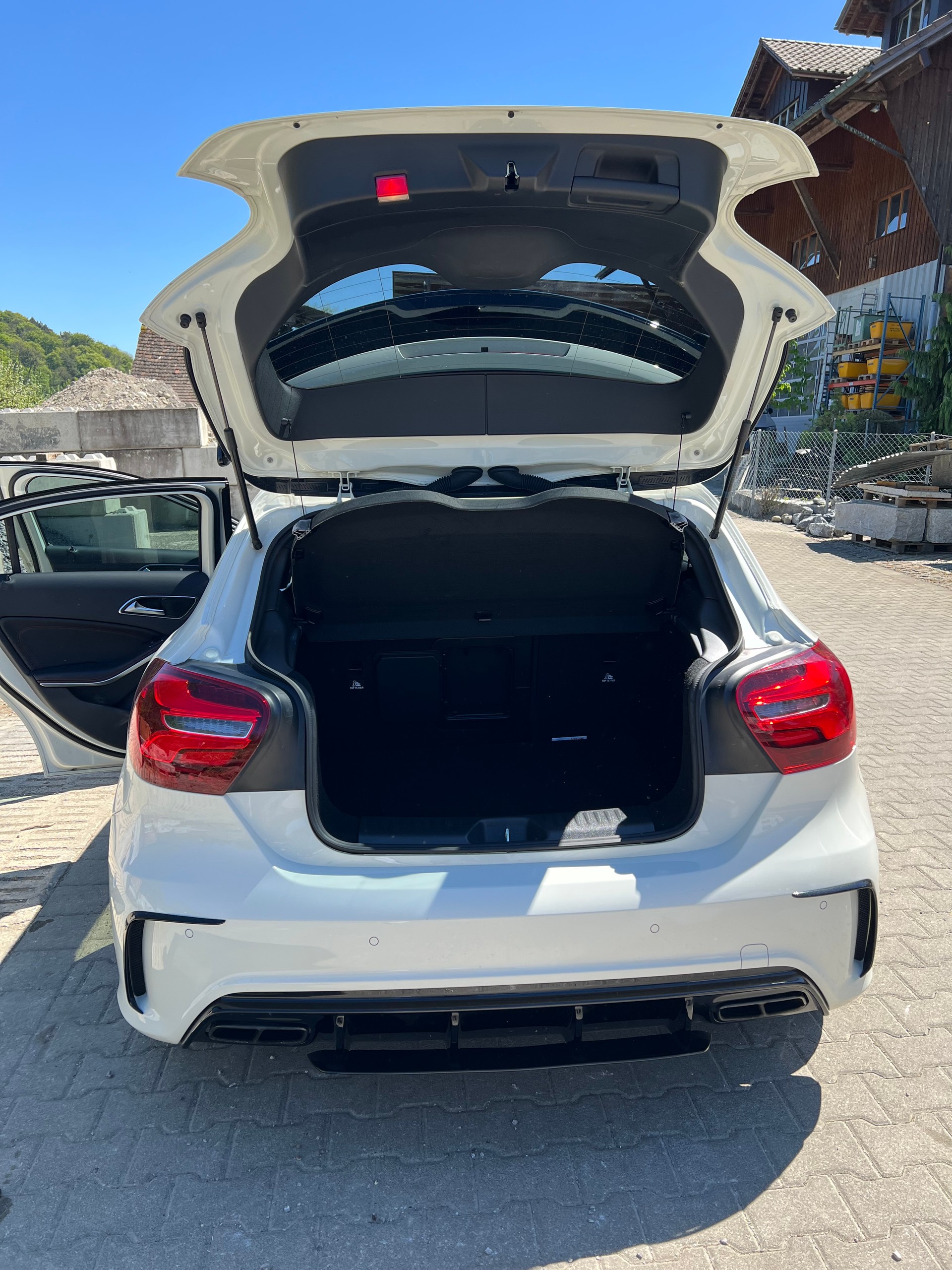 MERCEDES-BENZ A 45 AMG-image-4