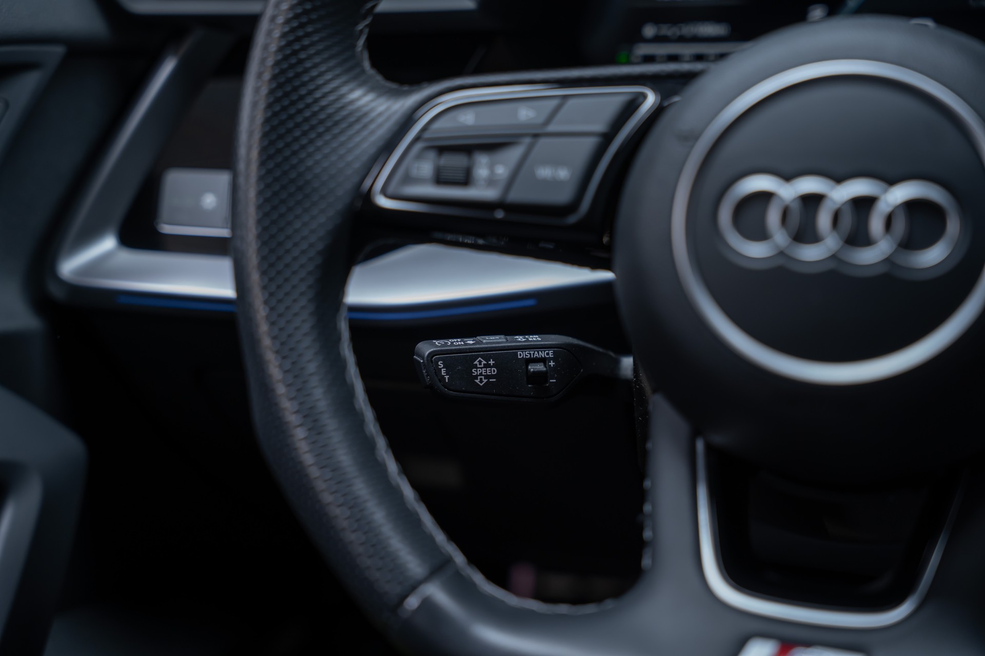 AUDI S3 Limousine 2.0 TFSI quattro S-Tronic / Sportsitze / Sportlenkrad / Virtual Cockpit-image-22