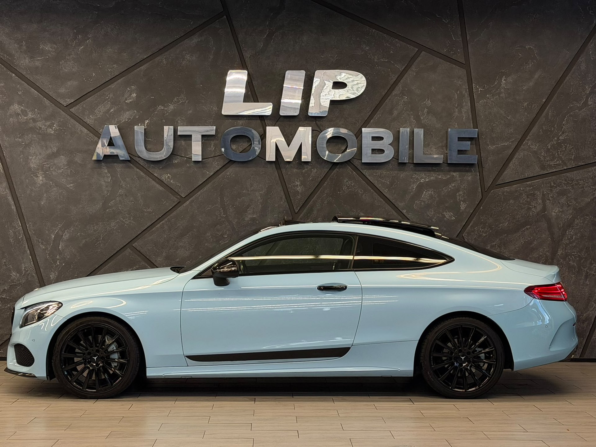 MERCEDES-BENZ C 300 AMG Line Coupé 7G-tronic-image-3