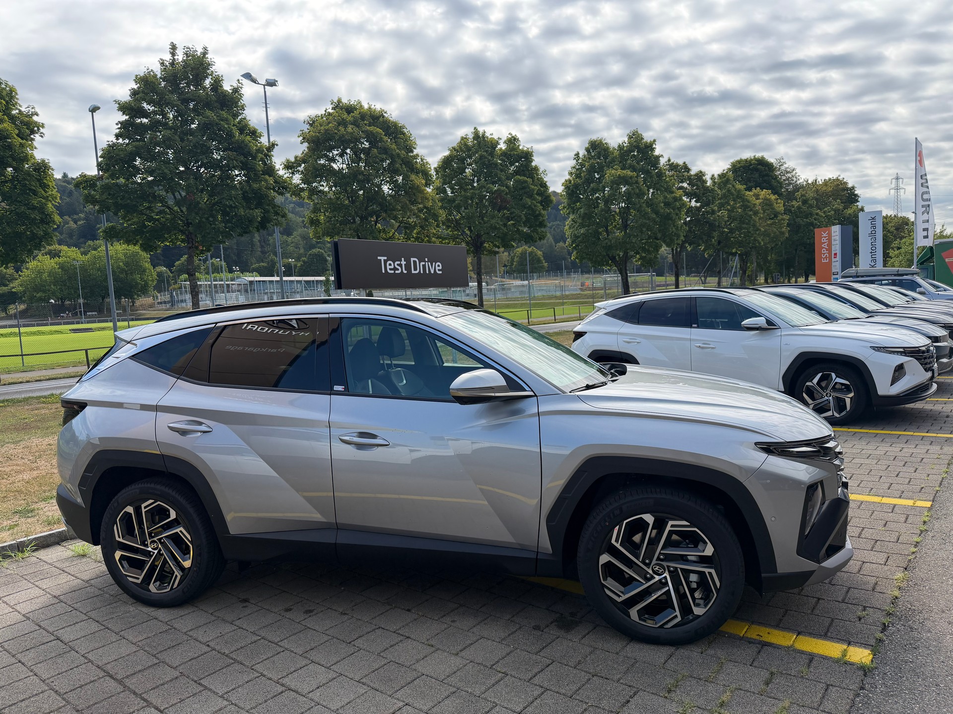 HYUNDAI Tucson 1.6 TGDI HEV Vertex Swiss Edition 4WD-image-3