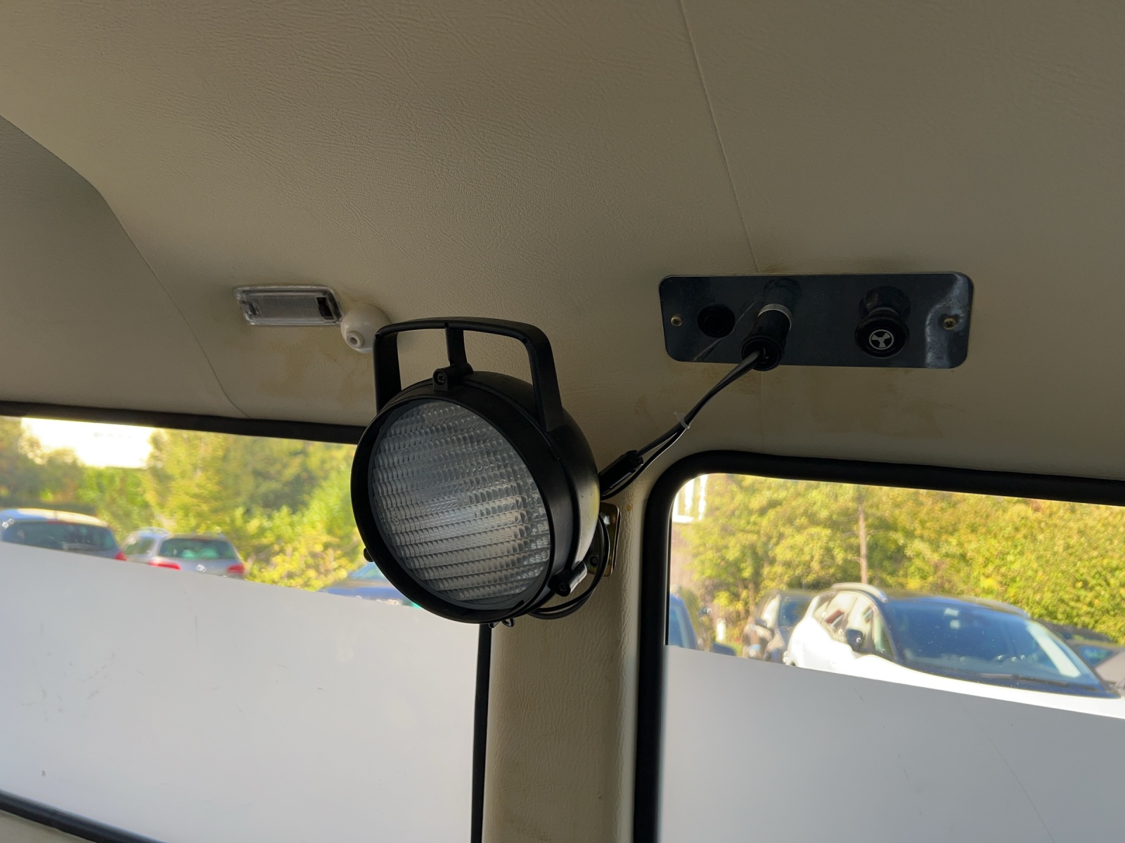VW T3 Militär Krankenwagen-image-7
