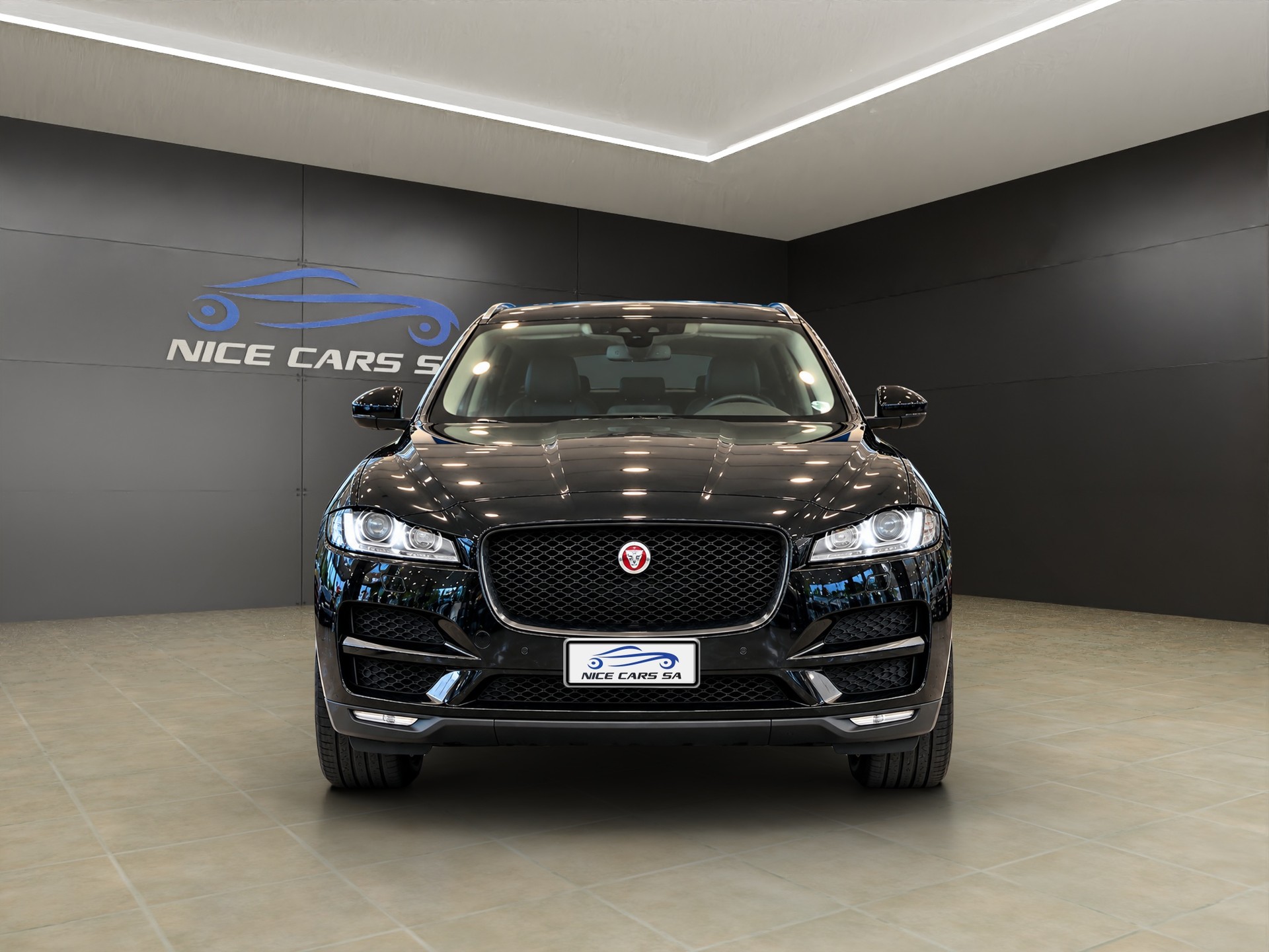 JAGUAR F-Pace 30t 2.0 R-Sport AWD Automatik-image-2