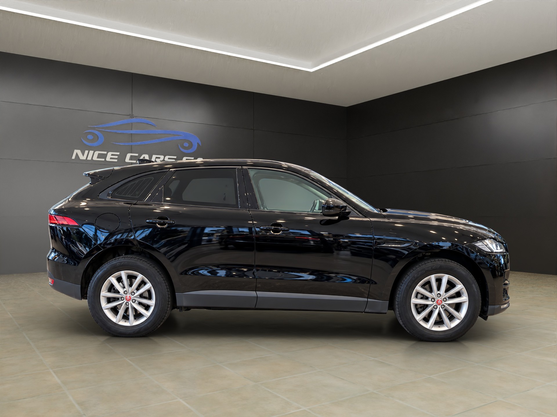 JAGUAR F-Pace 30t 2.0 R-Sport AWD Automatik-image-5