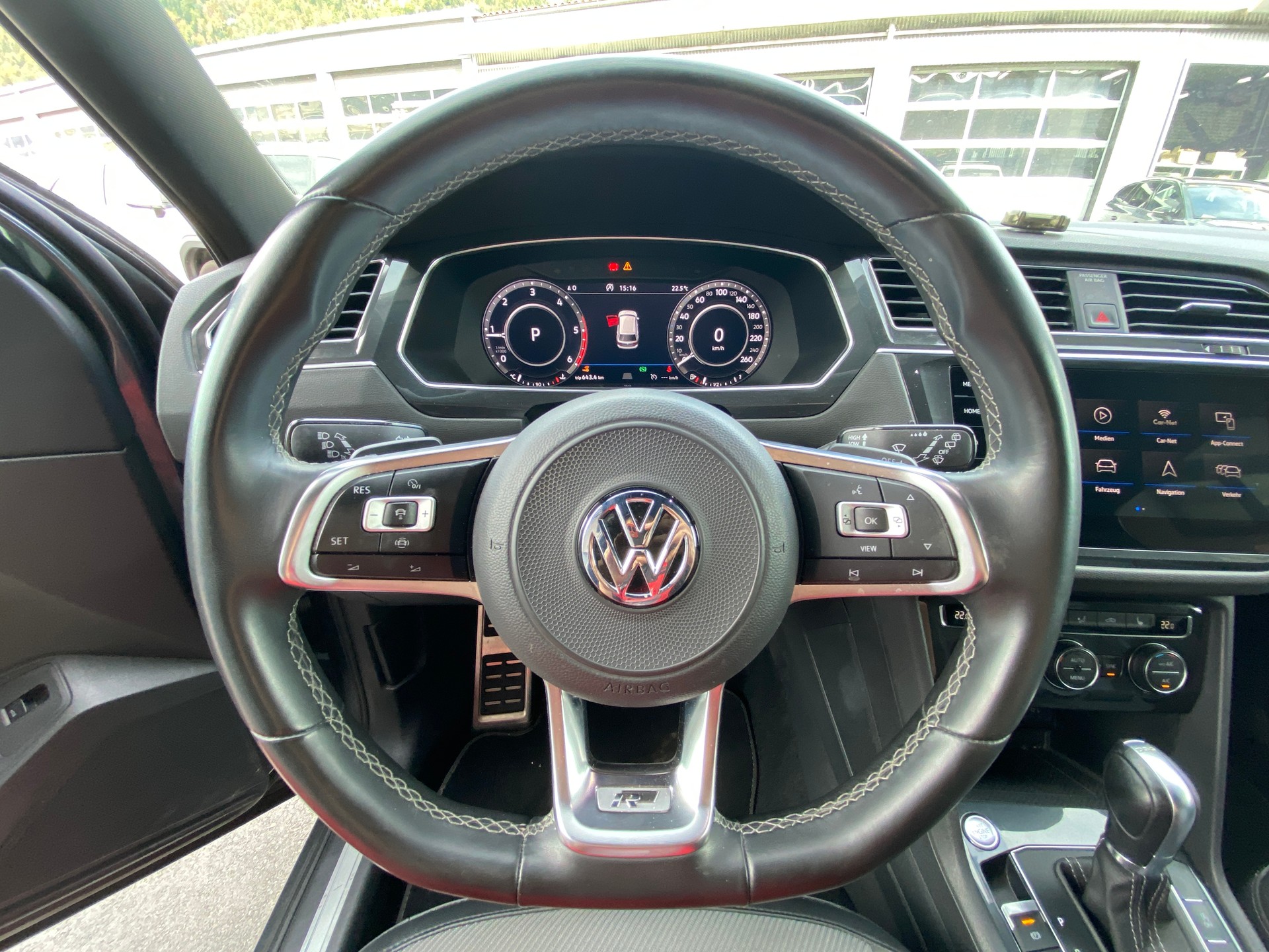 VW Tiguan Allspace 2.0 TDI R-Line-image-10