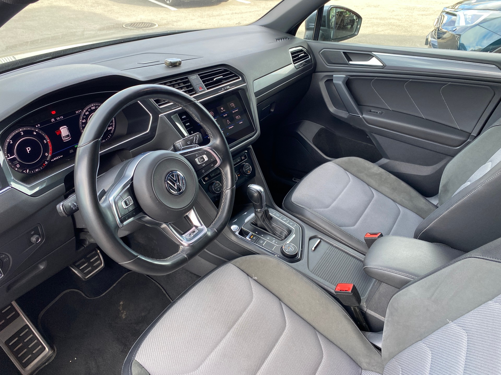 VW Tiguan Allspace 2.0 TDI R-Line-image-8