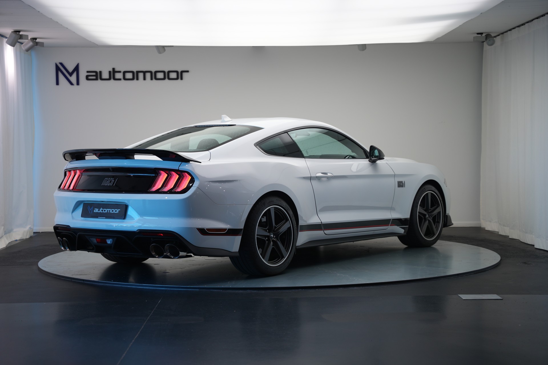 FORD Mustang Fastback 5.0 V8 Mach 1 Automat-image-4