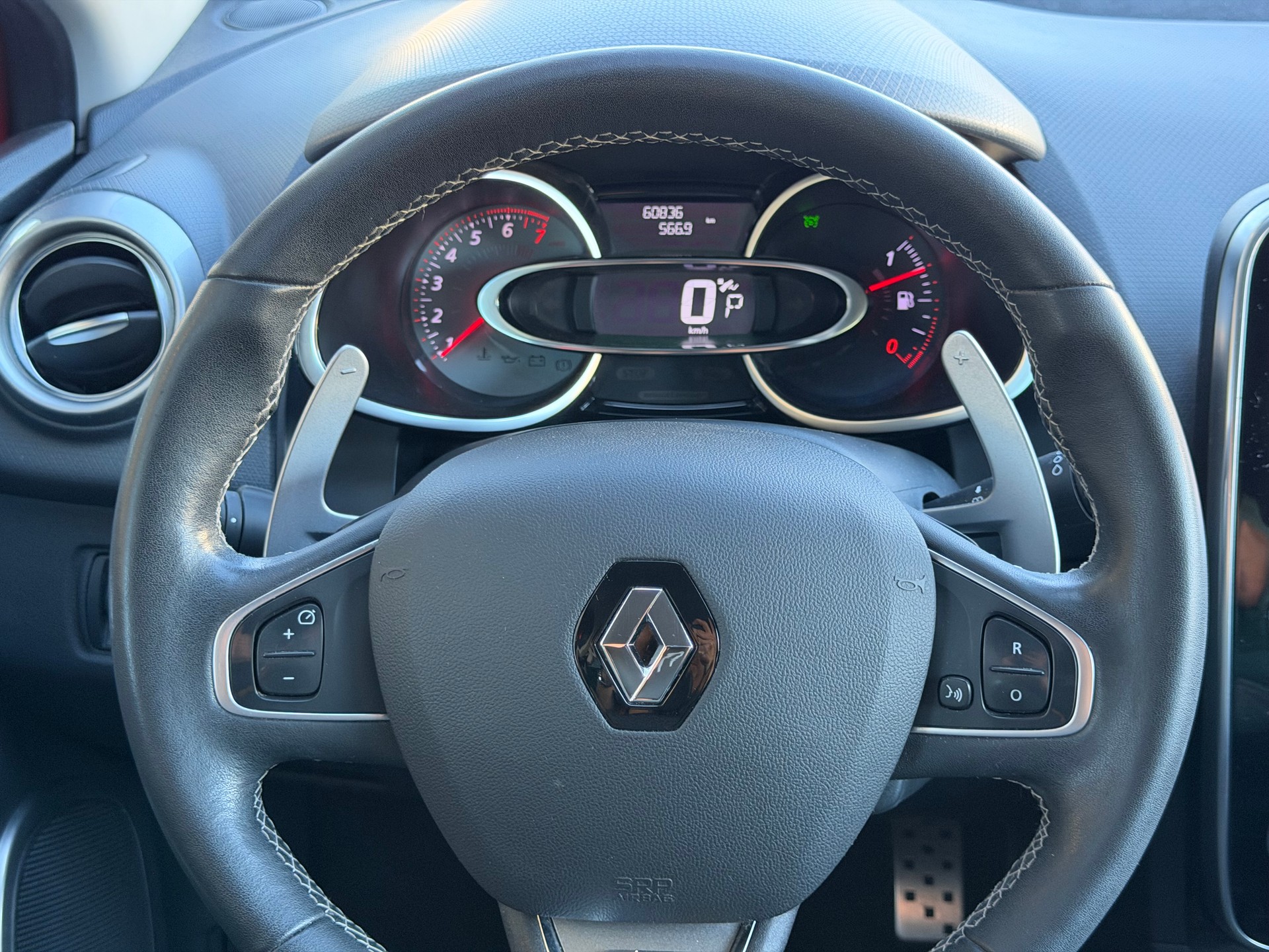 RENAULT Clio Grandtour 1.2 TCe 120 Iconic S/S-image-14