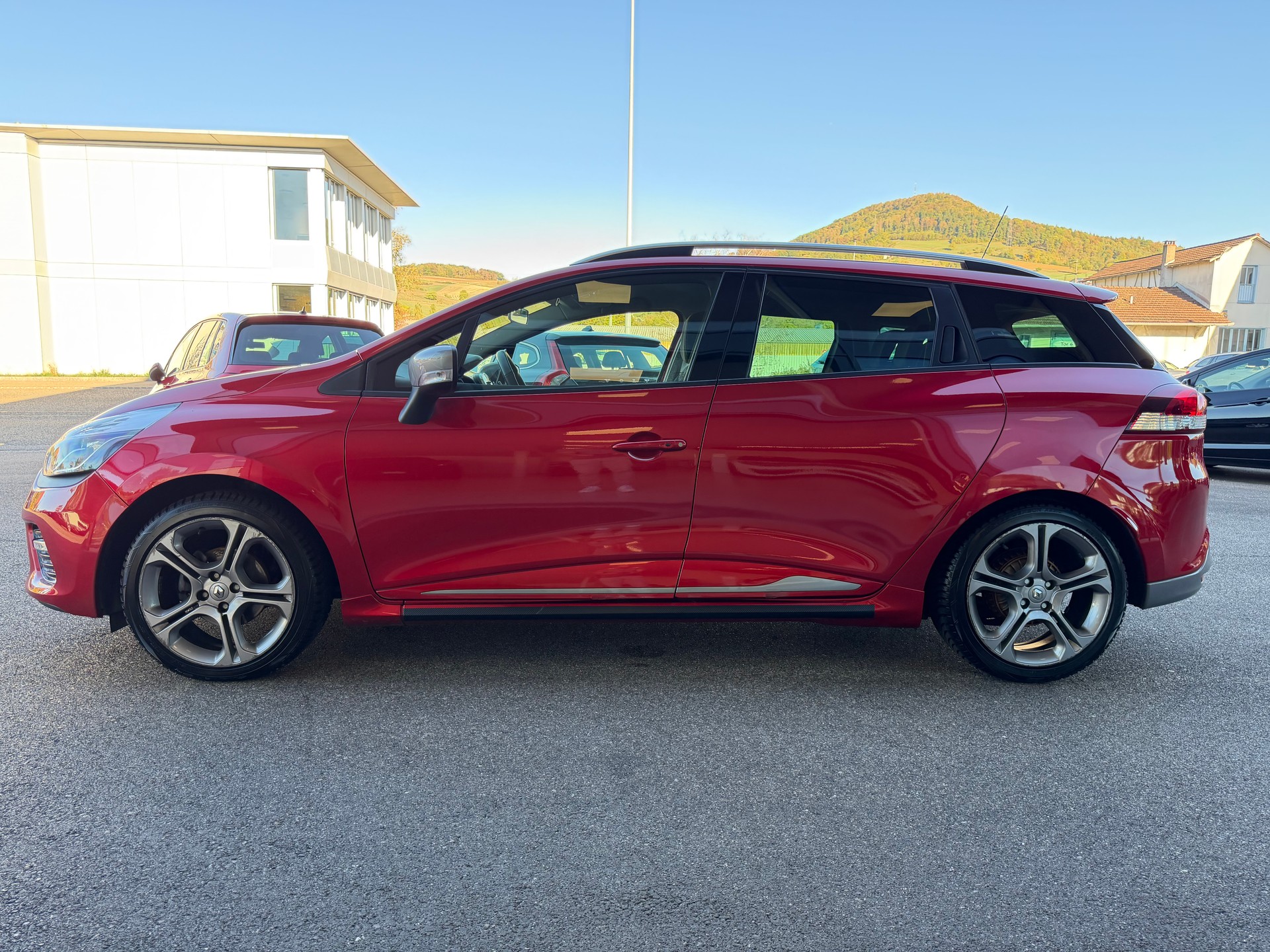 RENAULT Clio Grandtour 1.2 TCe 120 Iconic S/S-image-7