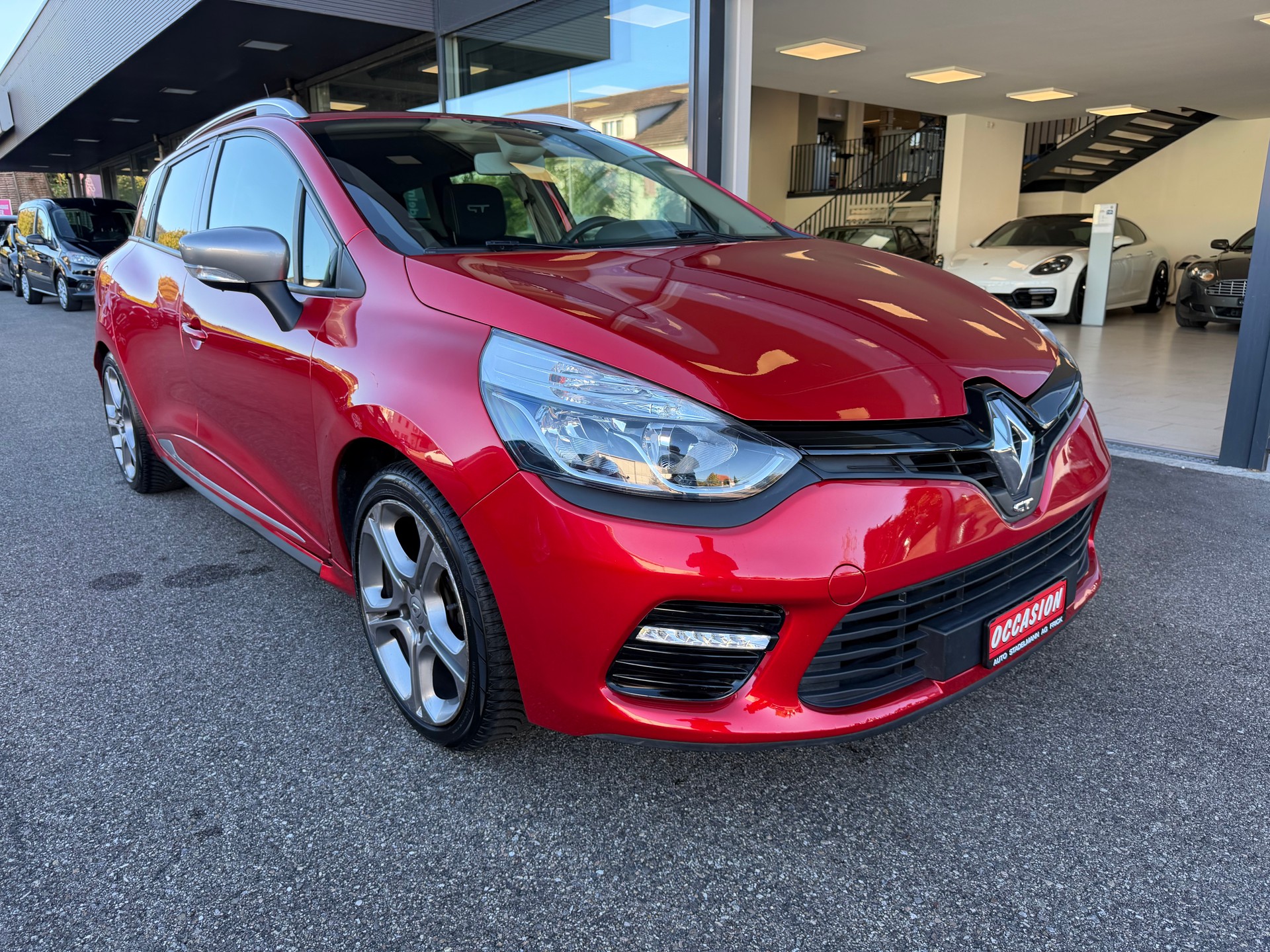 RENAULT Clio Grandtour 1.2 TCe 120 Iconic S/S-image-0