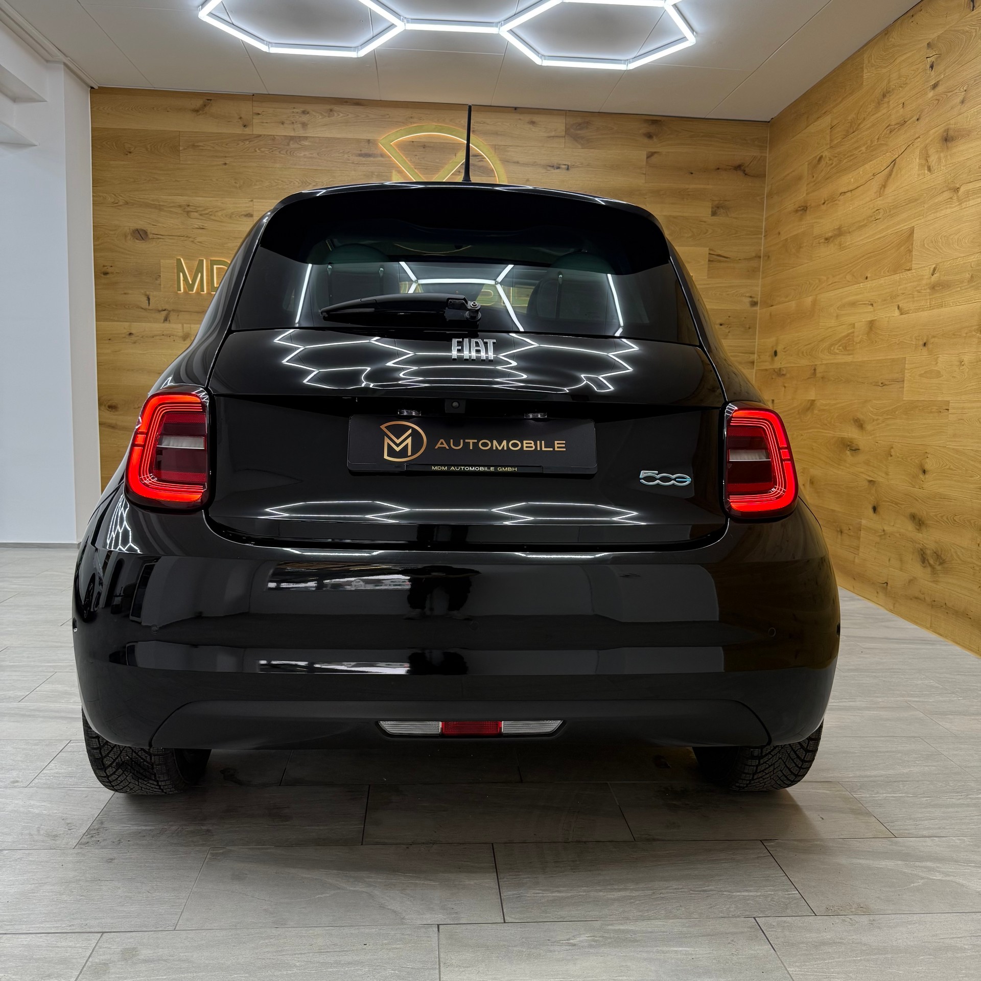 FIAT 500 3+1 electric 87 kW La Prima By Bocelli-image-6