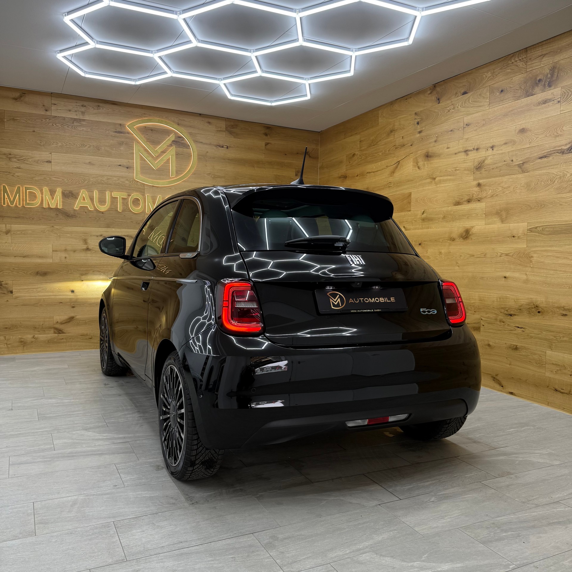 FIAT 500 3+1 electric 87 kW La Prima By Bocelli-image-5