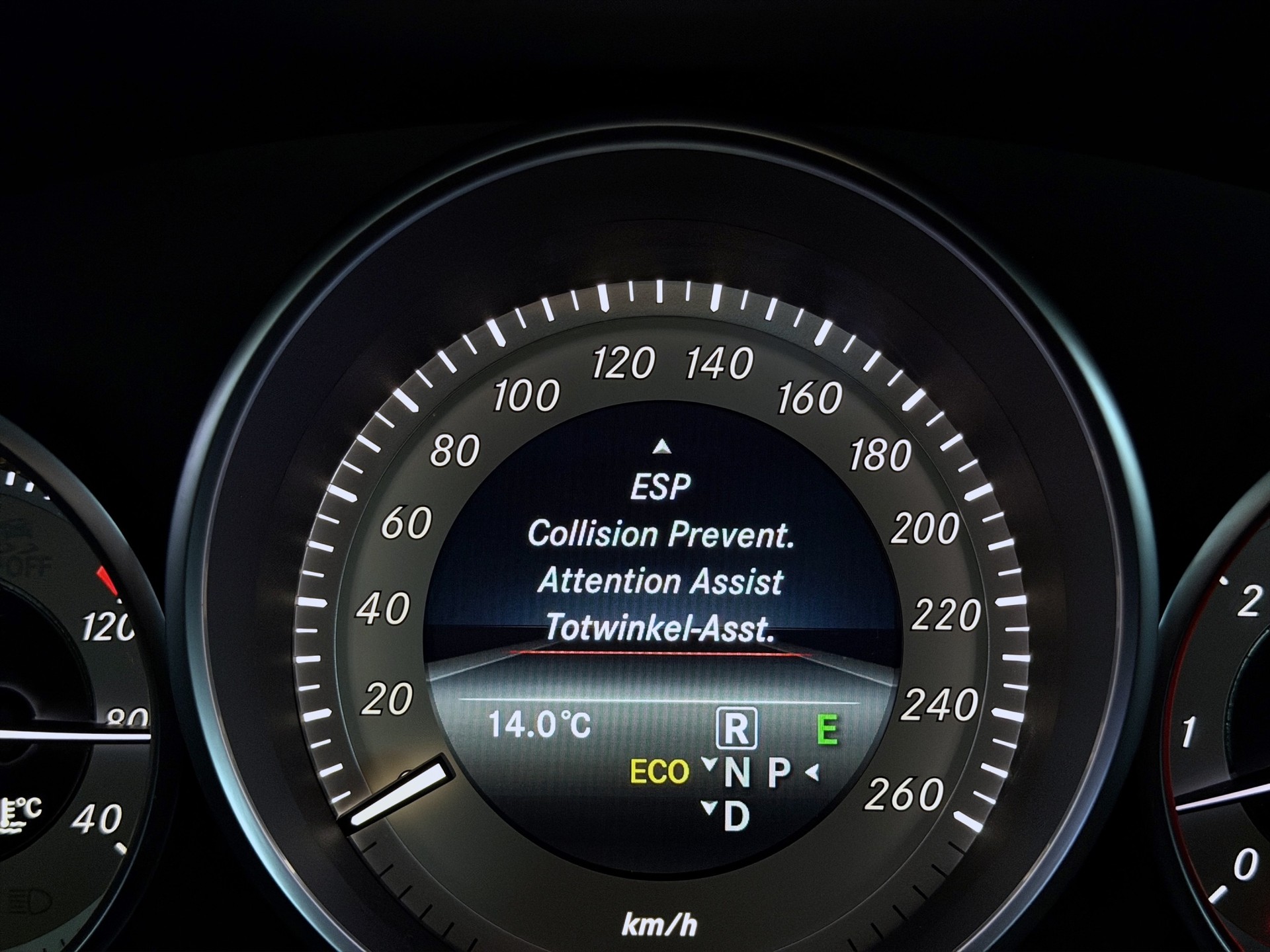 MERCEDES-BENZ E 350 BlueTEC Avantgarde 4Matic 7G-Tronic*Frisch ab MFK,1 Jahr oder 20'000km Garantie auf Motor und Getriebe*-image-16