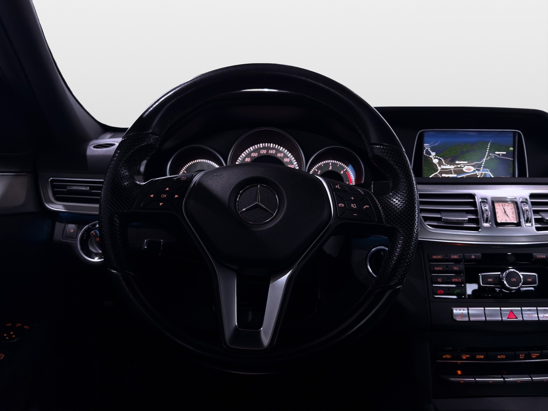 MERCEDES-BENZ E 350 BlueTEC Avantgarde 4Matic 7G-Tronic*Frisch ab MFK,1 Jahr oder 20'000km Garantie auf Motor und Getriebe*-image-10