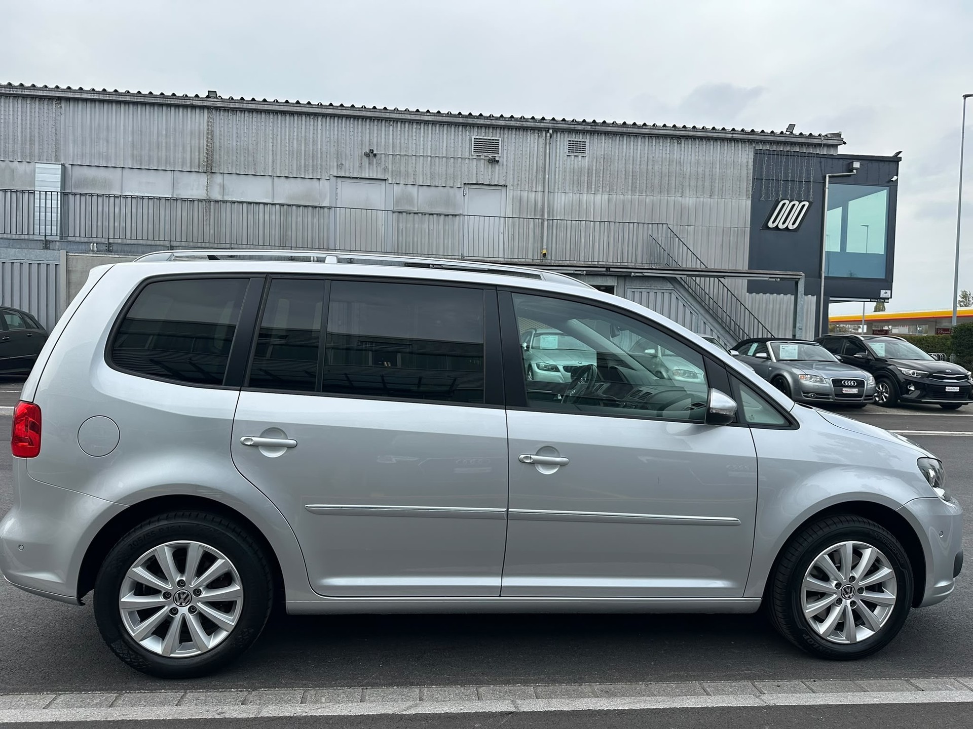VW Touran 1.4 TSI Highline DSG-image-4