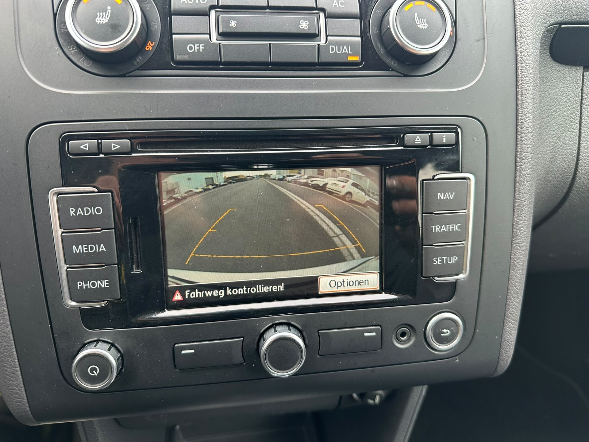 VW Touran 1.4 TSI Highline DSG-image-13