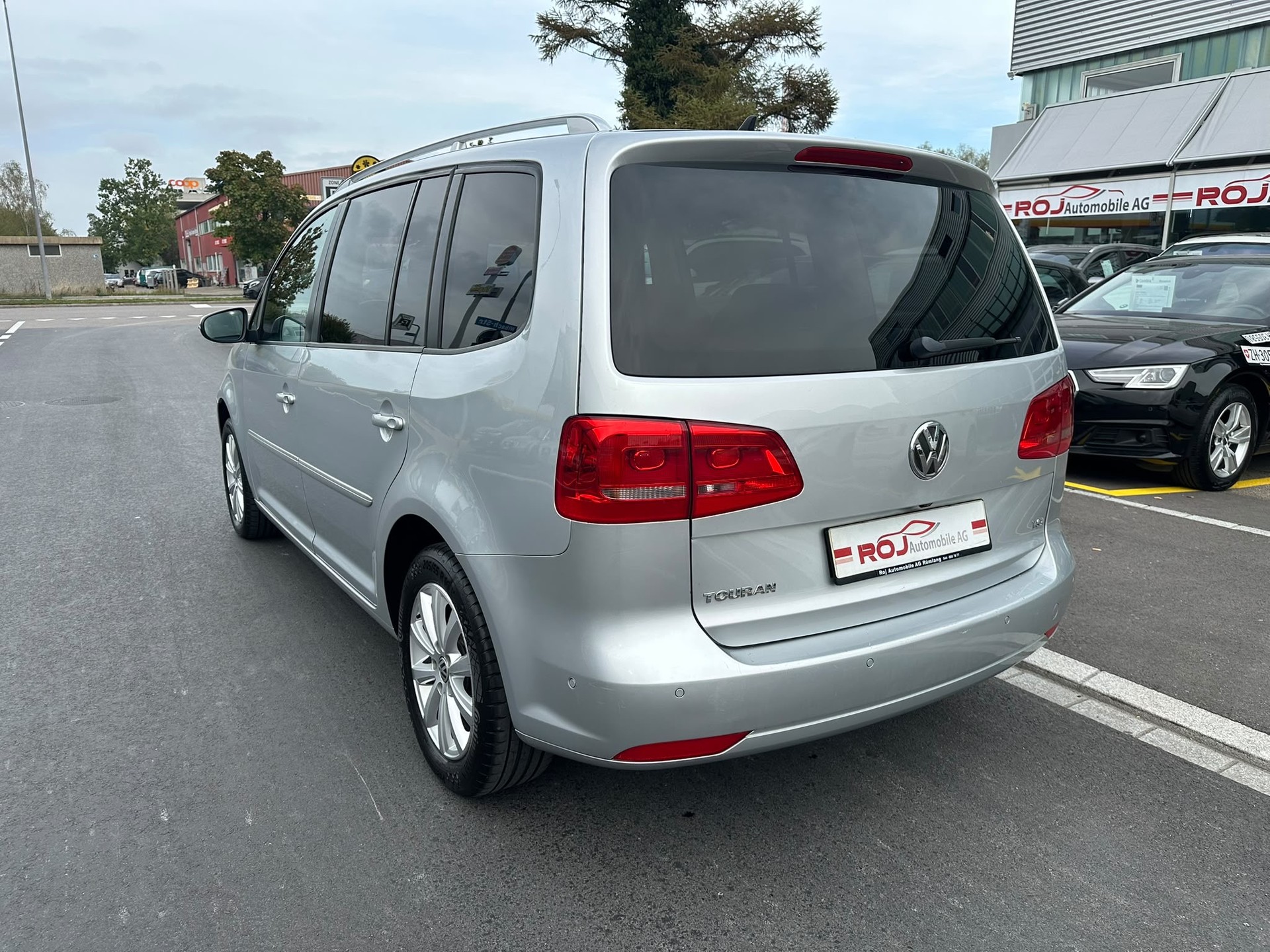 VW Touran 1.4 TSI Highline DSG-image-7