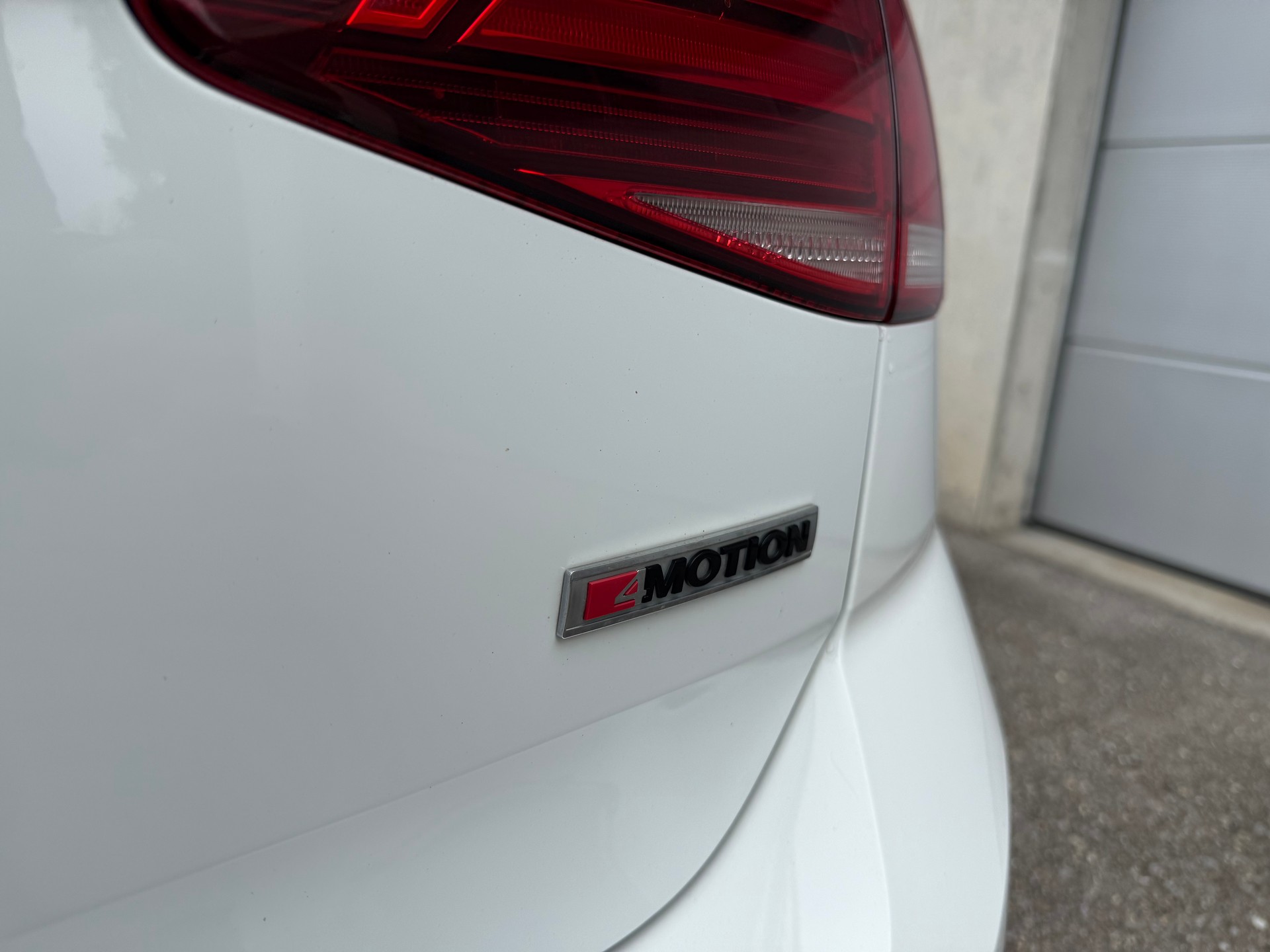 VW Golf 2.0 TDI Highline Swiss Line Limited 4M DSG-image-28