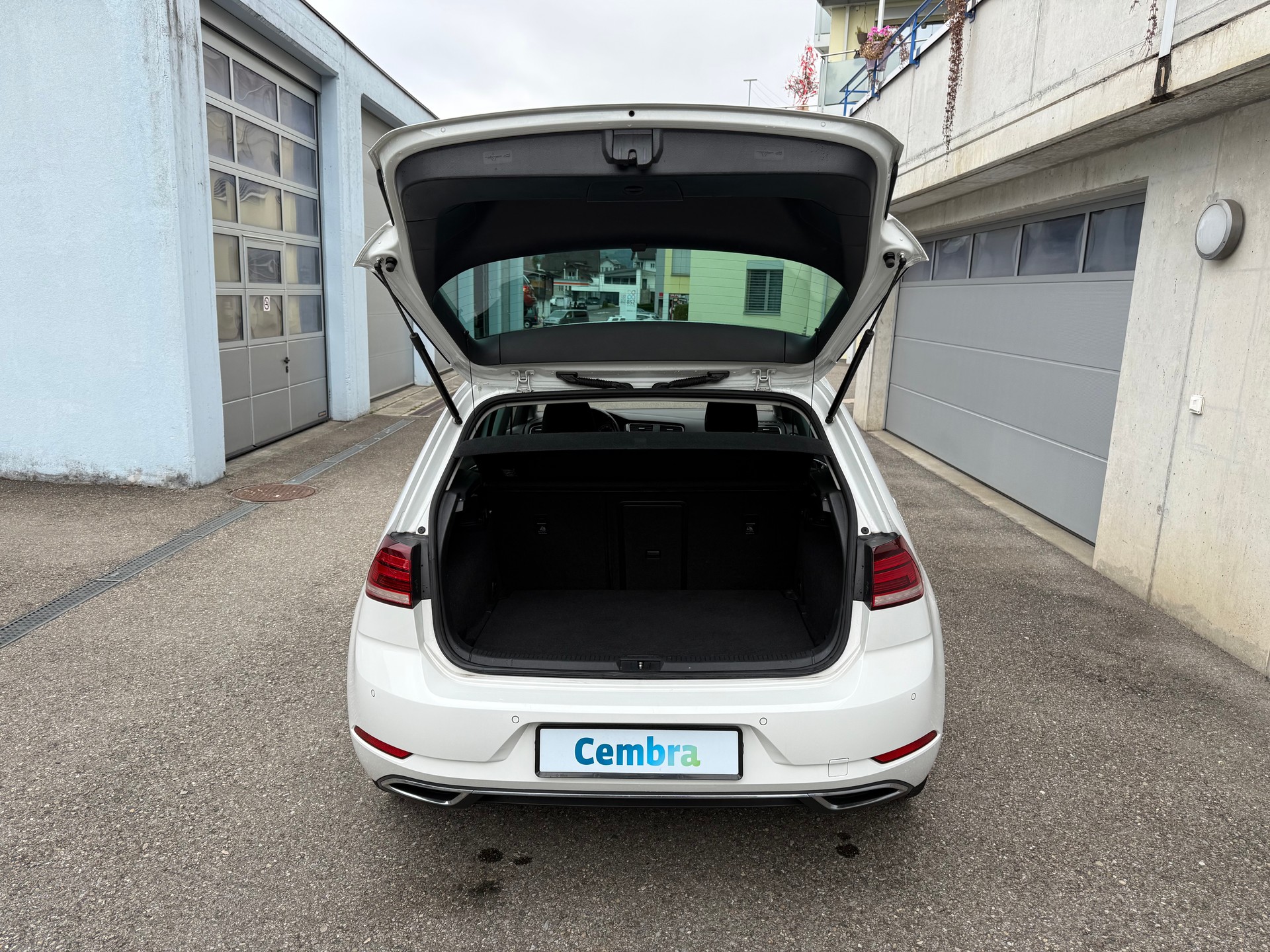 VW Golf 2.0 TDI Highline Swiss Line Limited 4M DSG-image-27