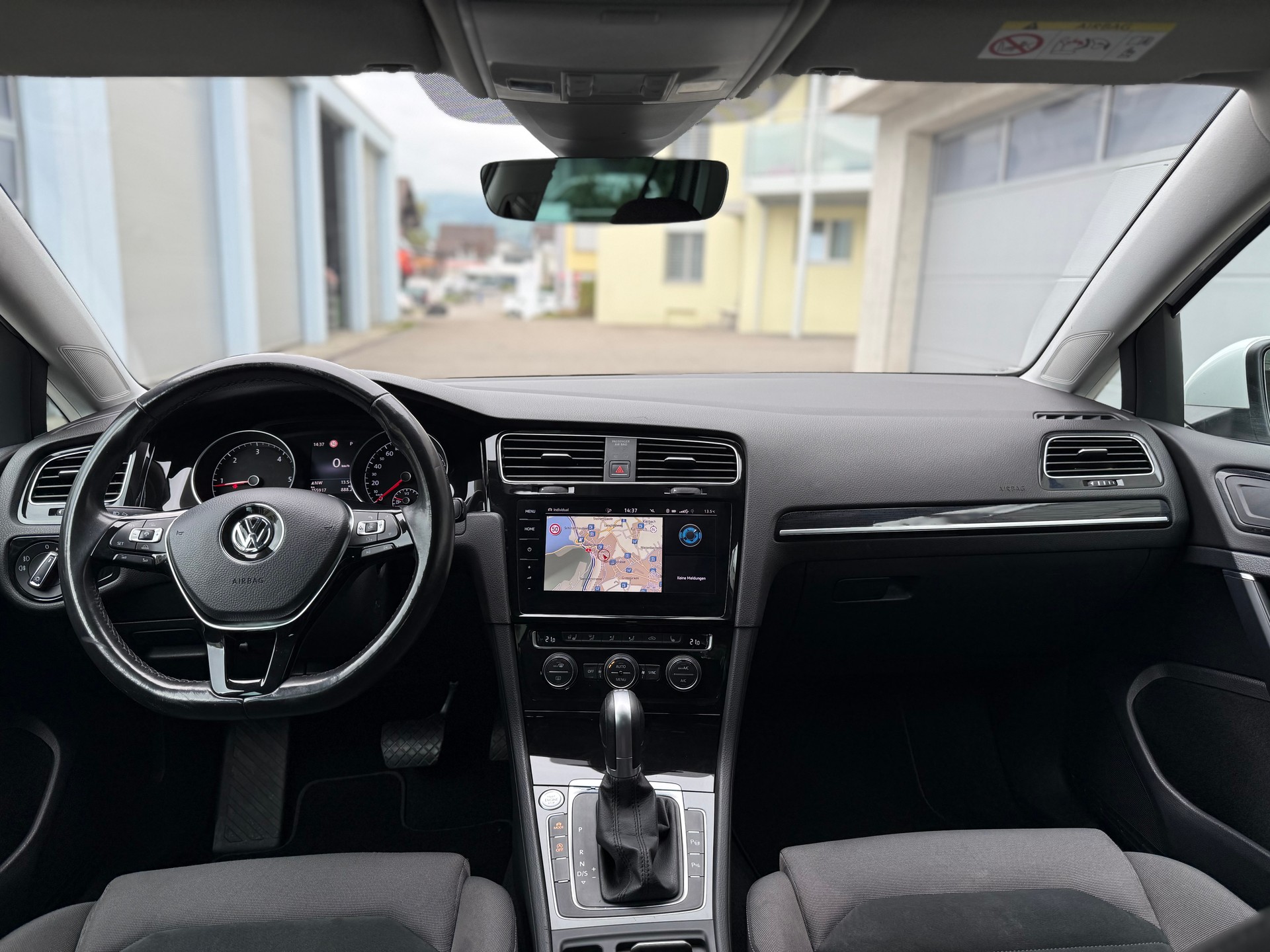 VW Golf 2.0 TDI Highline Swiss Line Limited 4M DSG-image-22