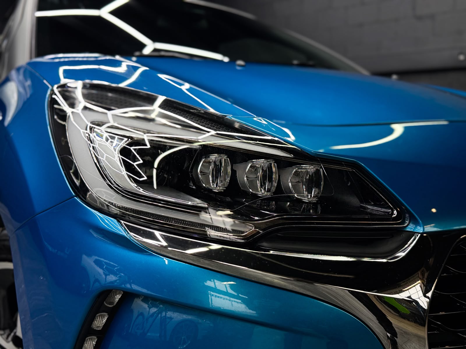 DS AUTOMOBILES DS 3 1.2 PureTech Faubourg Addict-image-3