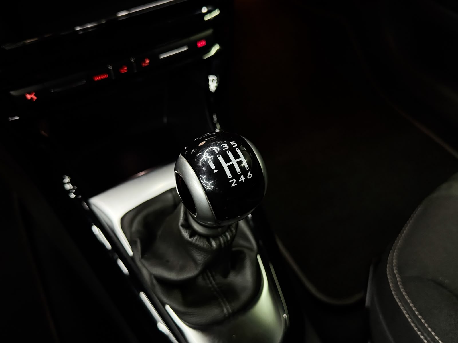 DS AUTOMOBILES DS 3 1.2 PureTech Faubourg Addict-image-15