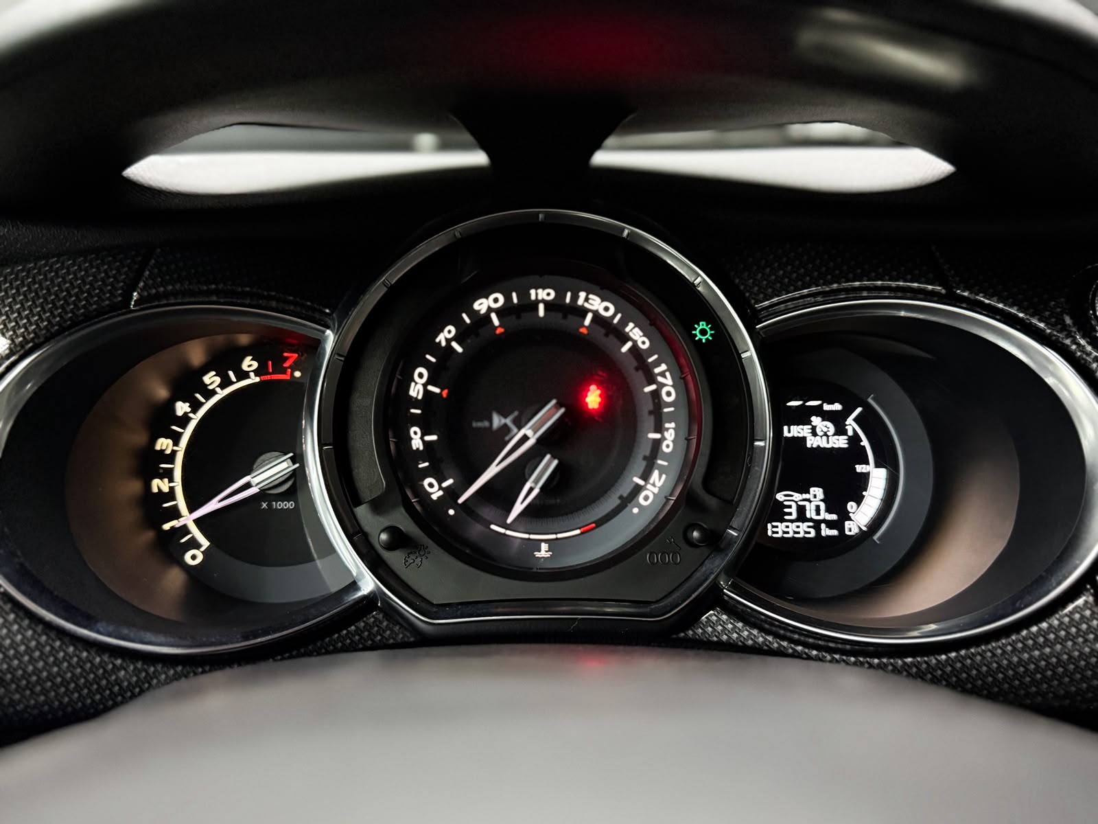 DS AUTOMOBILES DS 3 1.2 PureTech Faubourg Addict-image-16
