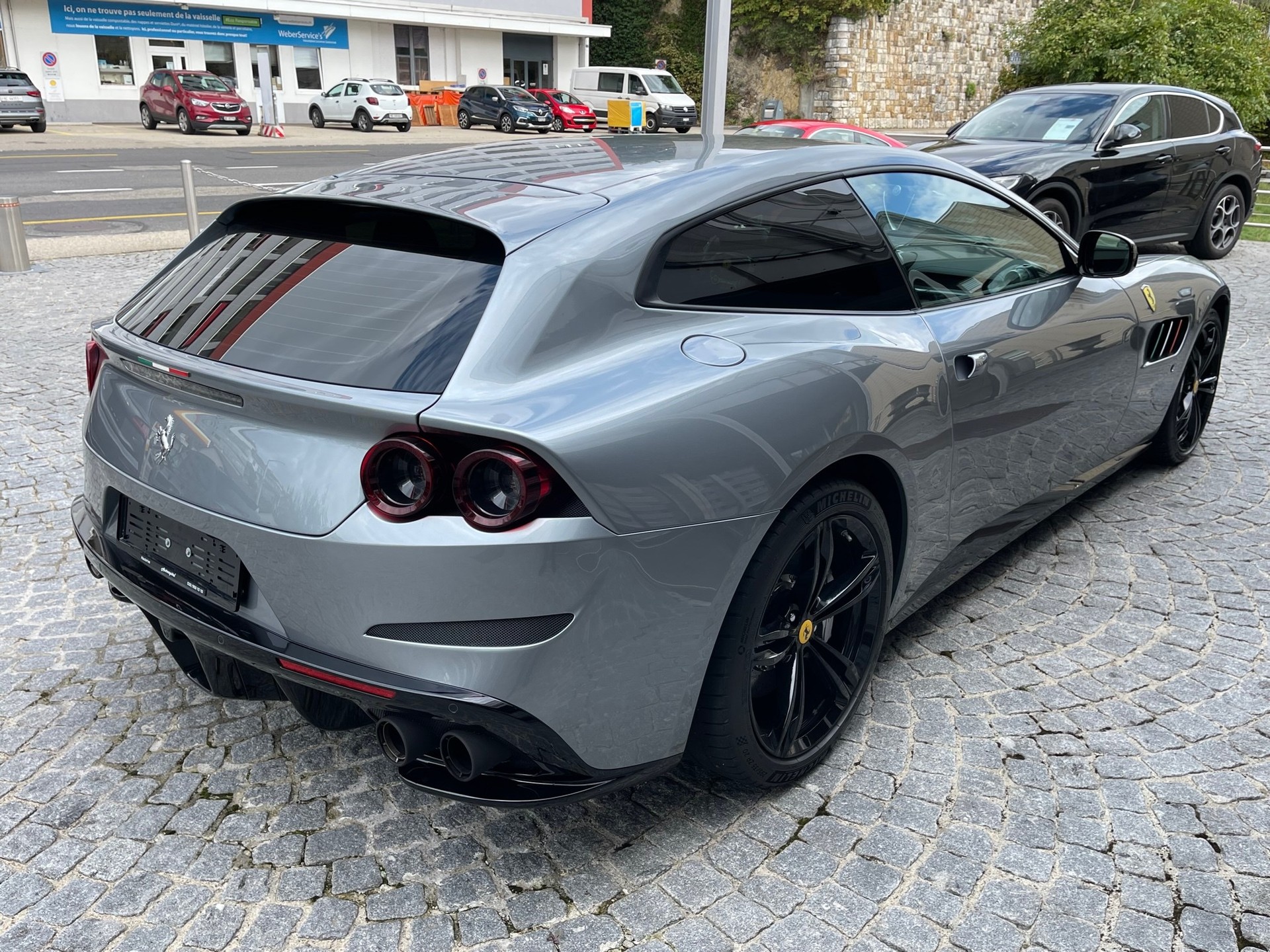 FERRARI GTC 4 Lusso-image-4