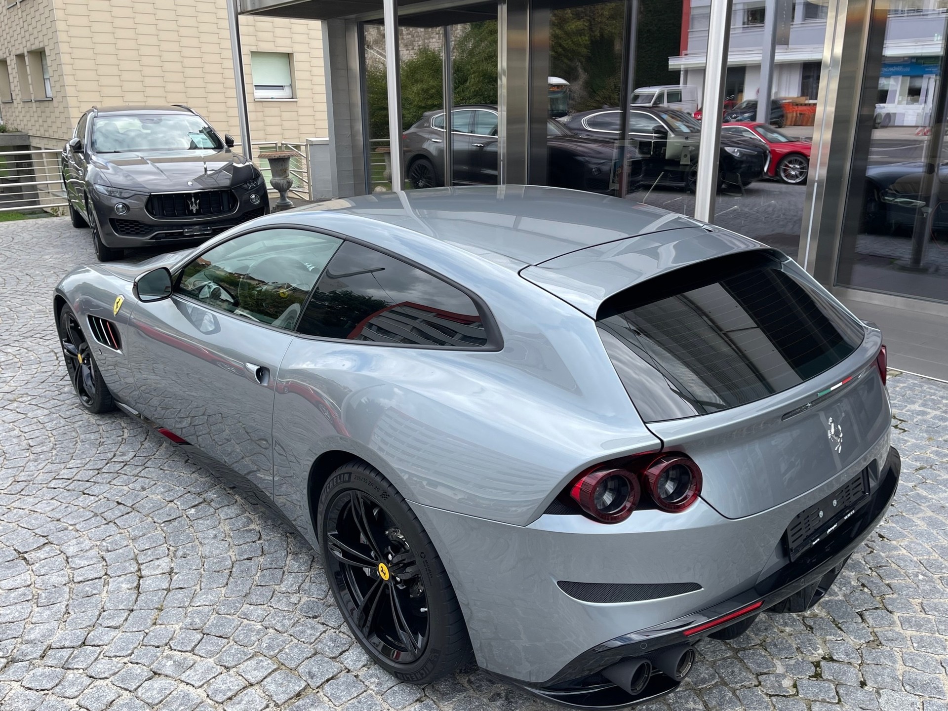 FERRARI GTC 4 Lusso-image-7