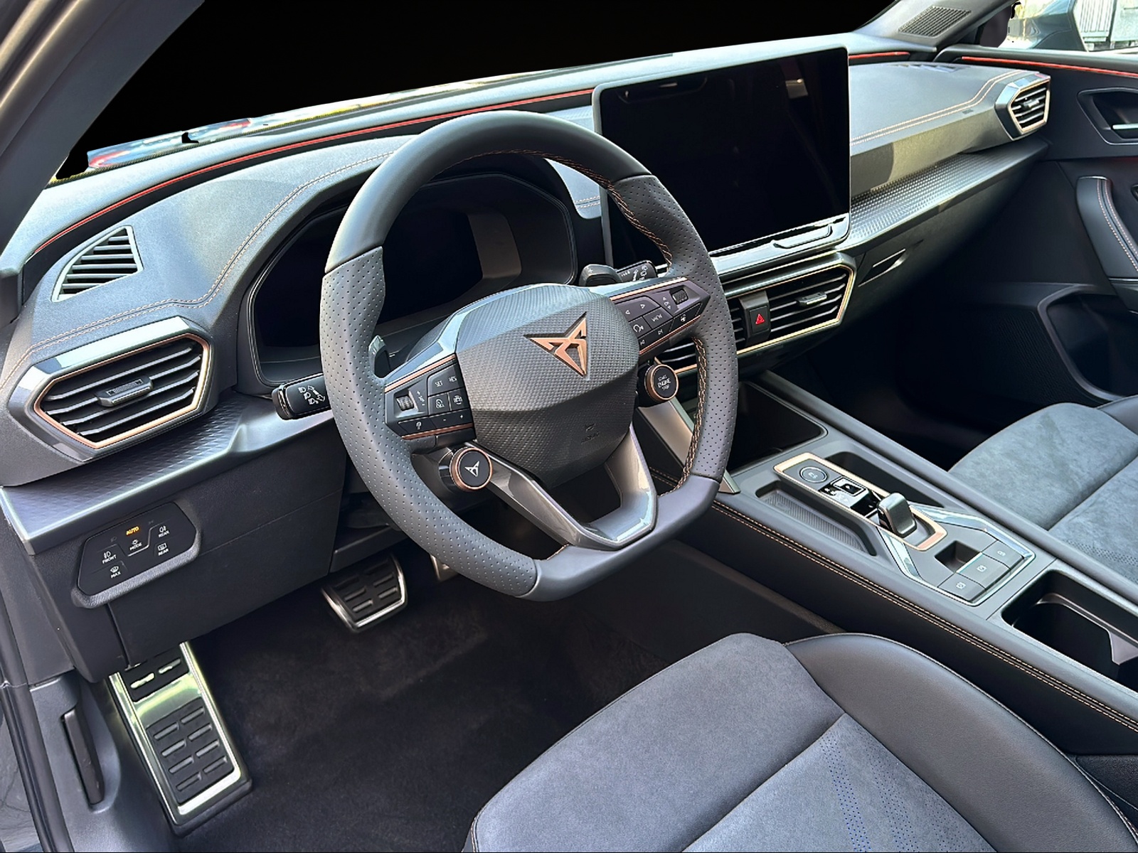 CUPRA LEON 1.5 TSI DSG-image-8