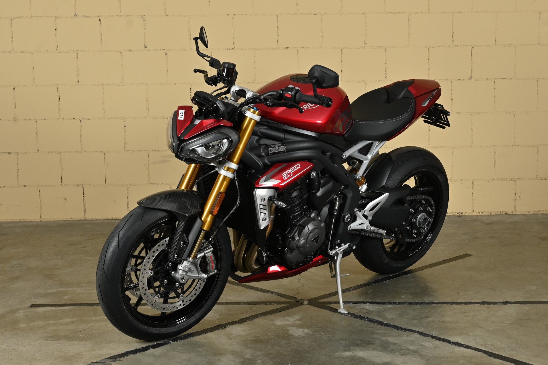 TRIUMPH Speed Triple RS-showroom-element-3