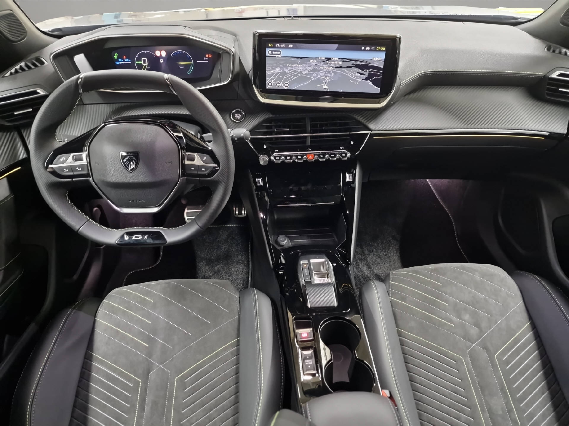 PEUGEOT E-2008 GT-image-6