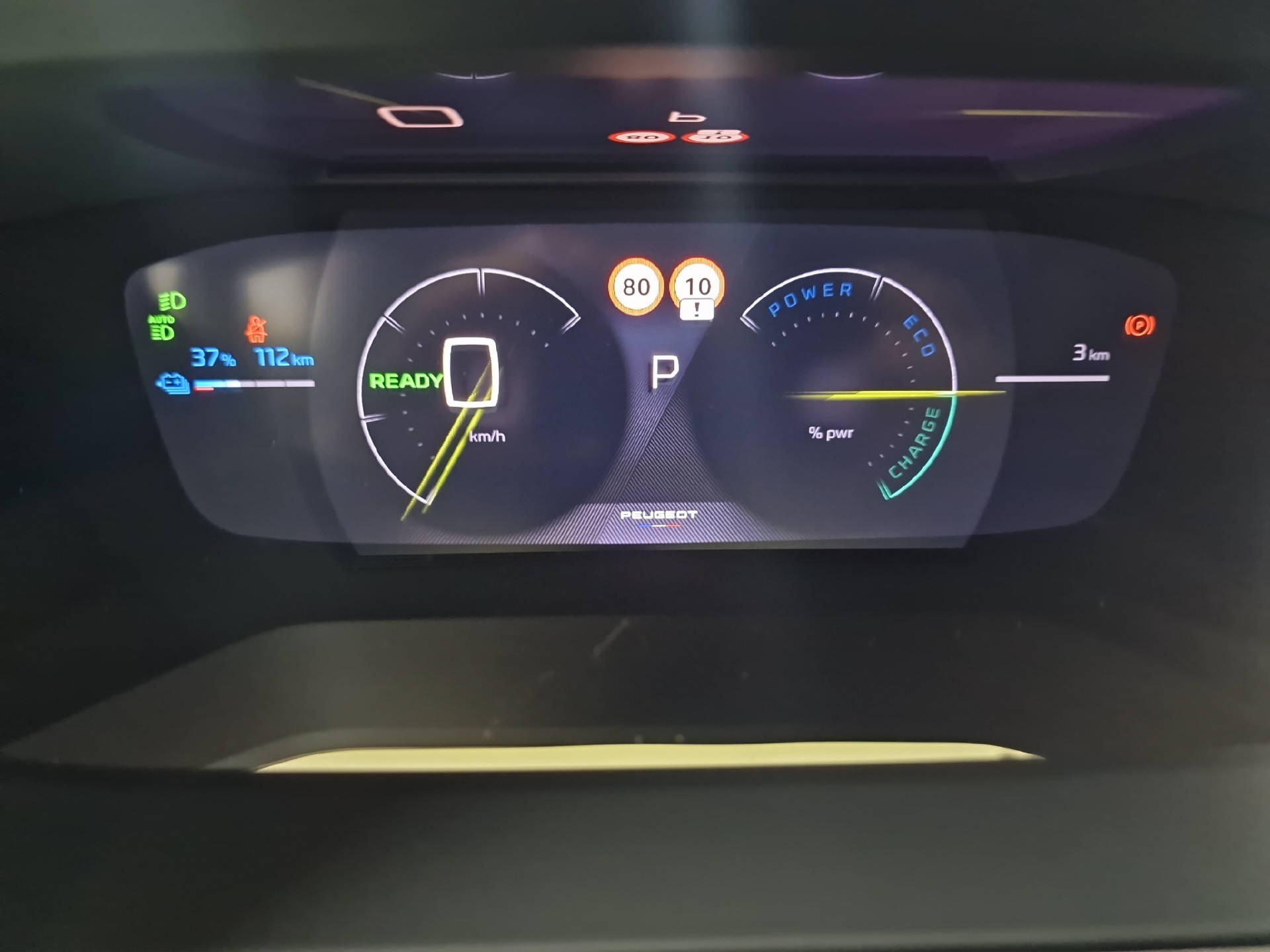 PEUGEOT E-2008 GT-image-7