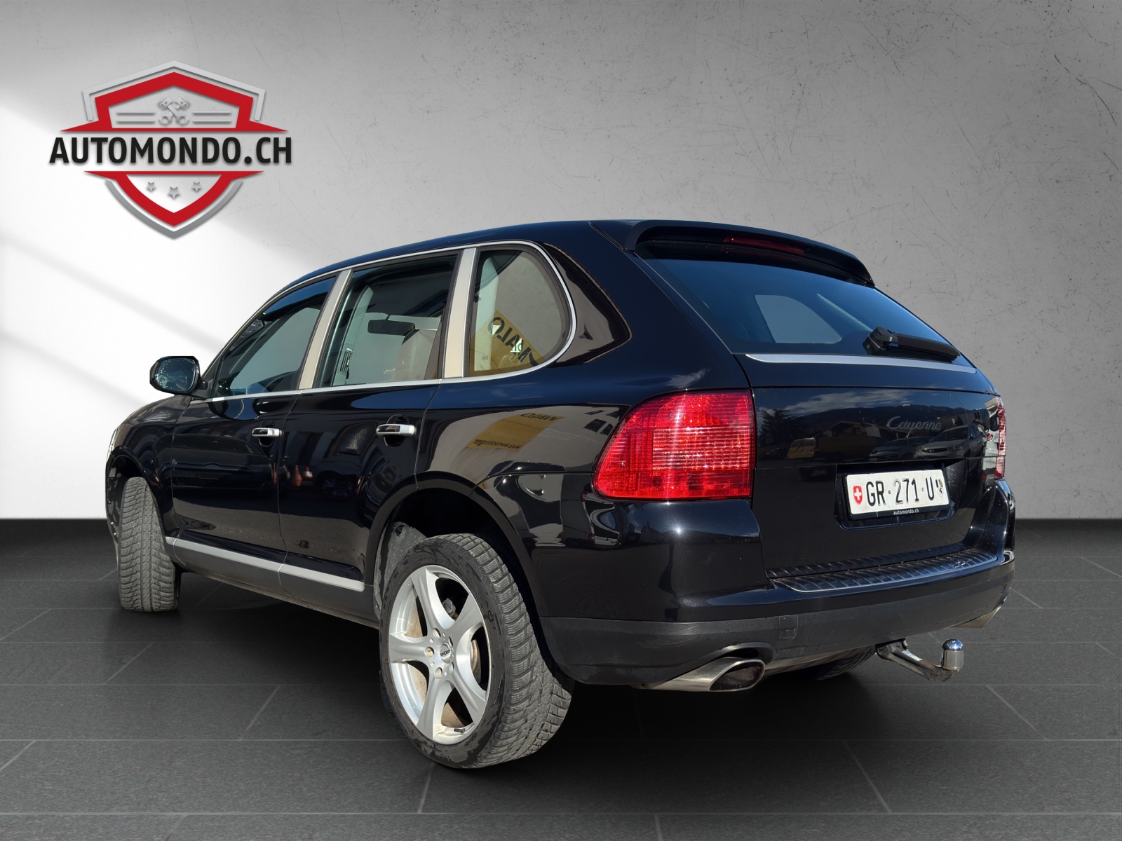 PORSCHE Cayenne-image-2