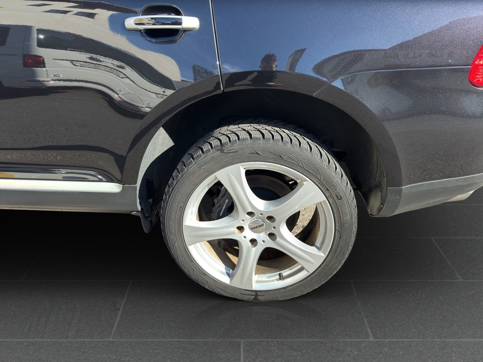 PORSCHE Cayenne-image-10