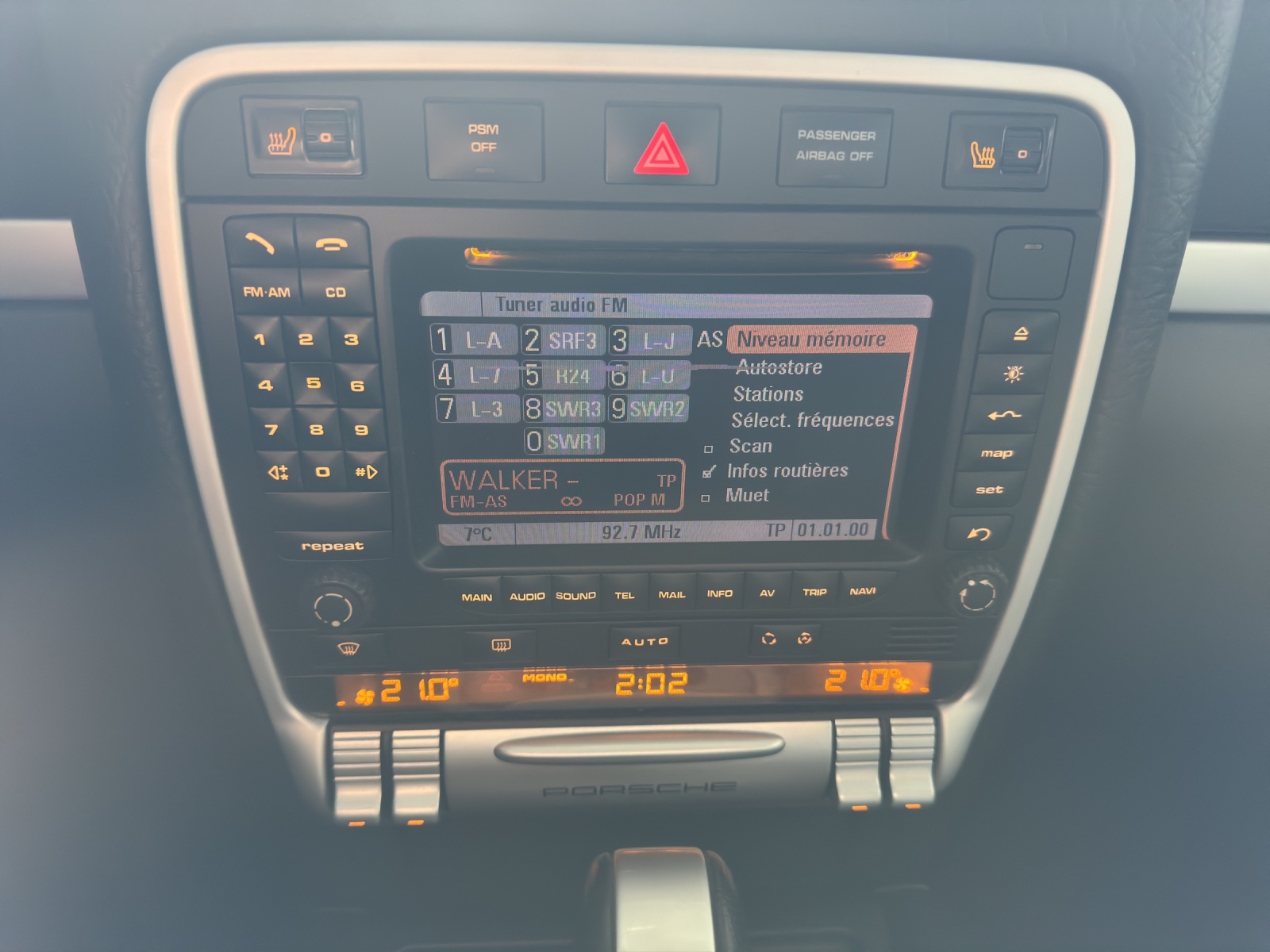PORSCHE Cayenne-image-7