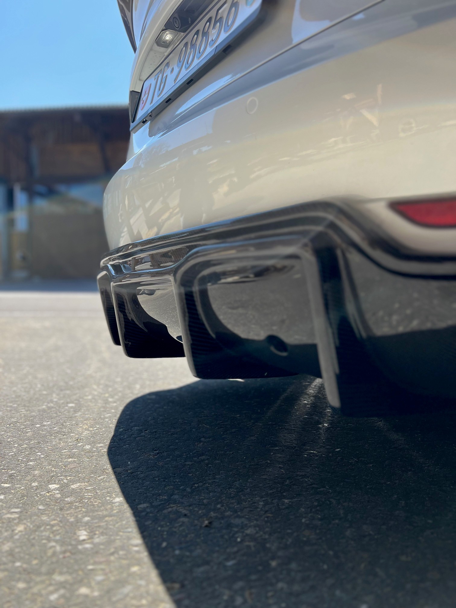 TESLA Model 3 Performance Dual Motor AWD-image-4