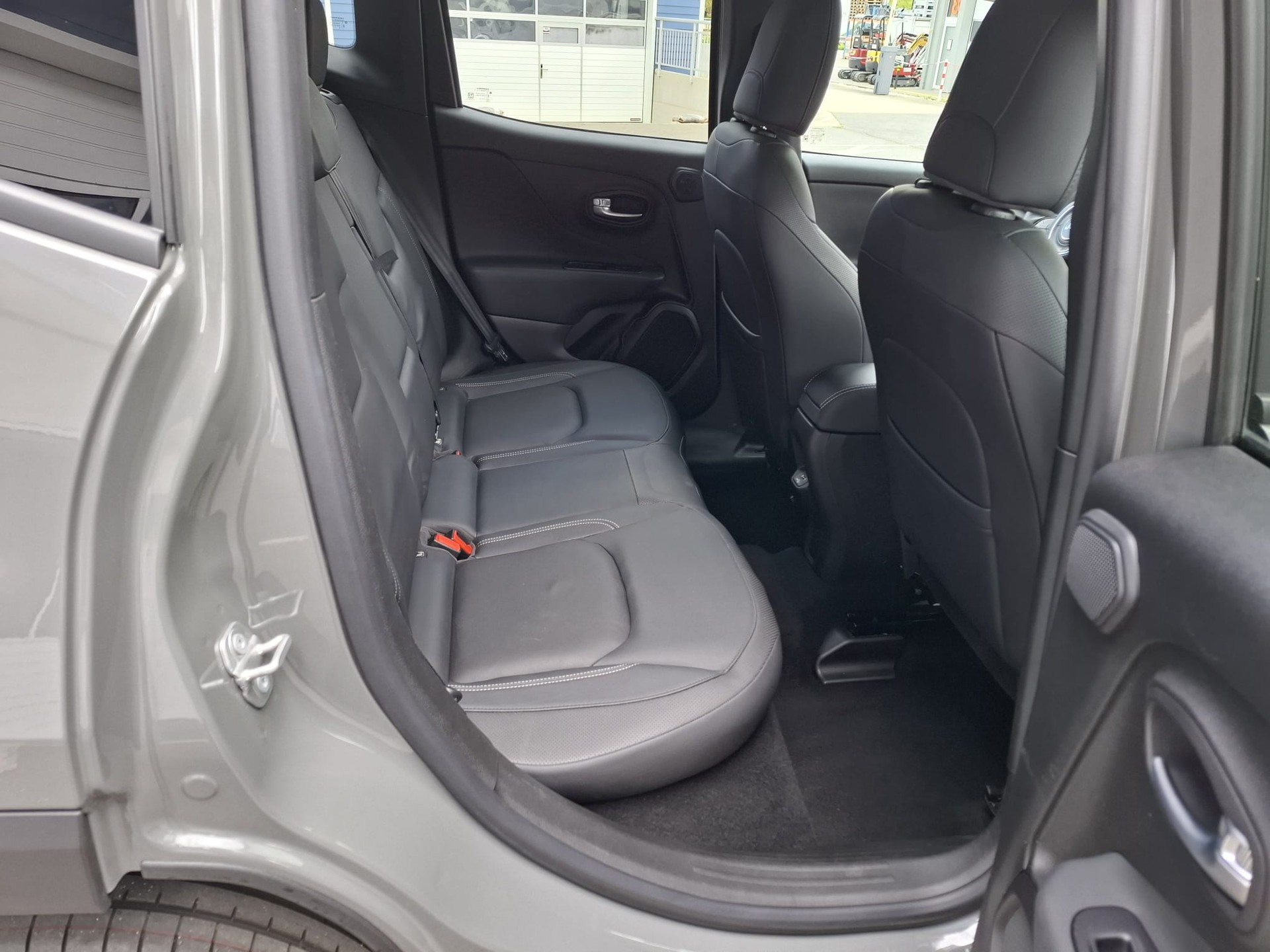 JEEP Renegade 1.3 T PHEV S Plus Sky AWD-image-14