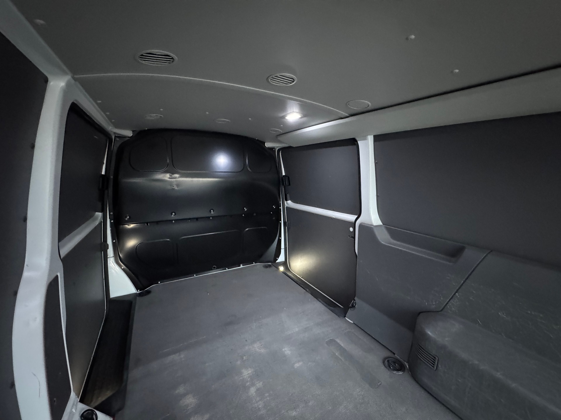 VW T6.1 2.0 TDI DSG Camper Umbau Möglich-image-8