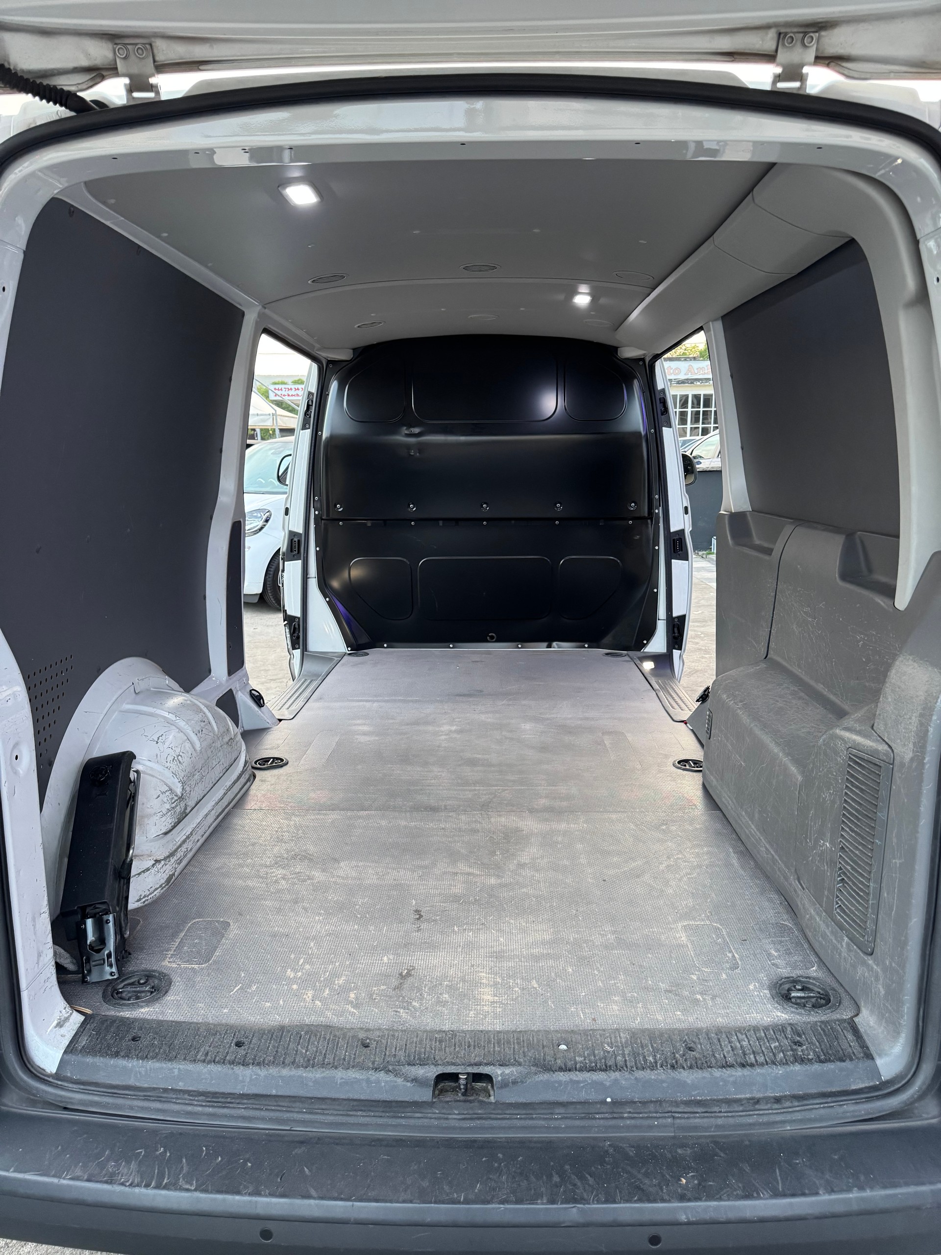 VW T6.1 2.0 TDI DSG Camper Umbau Möglich-image-11