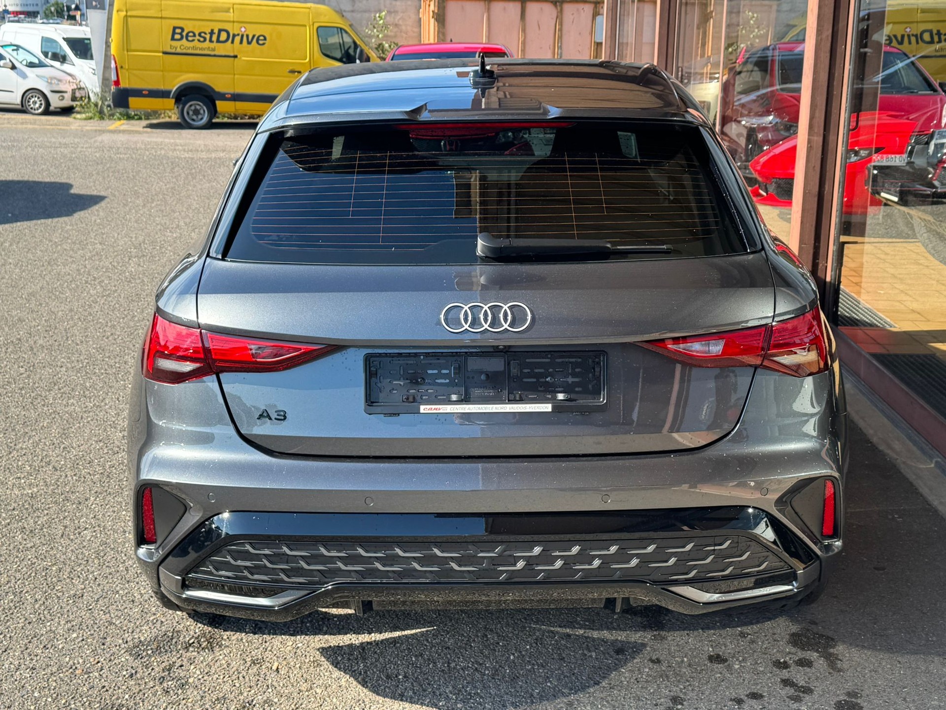 AUDI A3 Sportback 35 TFSI S line S-tronic-image-4