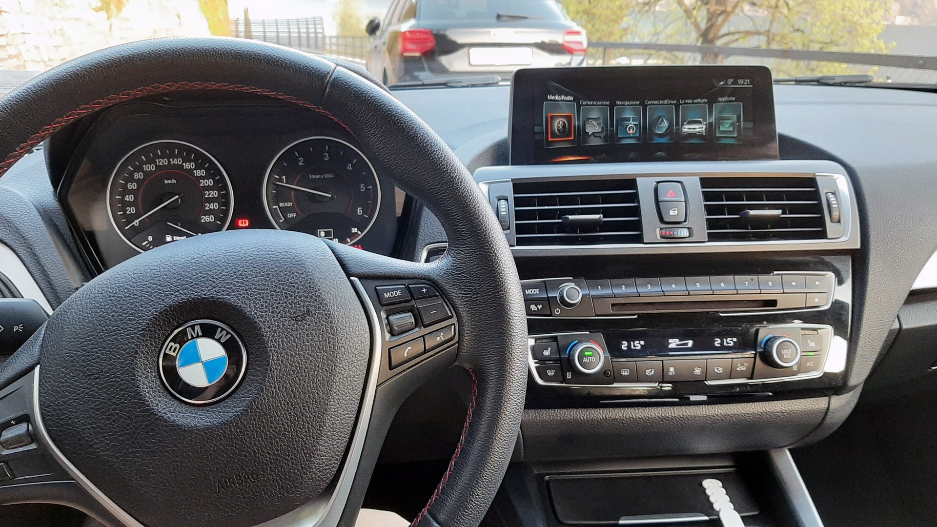 BMW 118d xDrive Sport Line-image-3