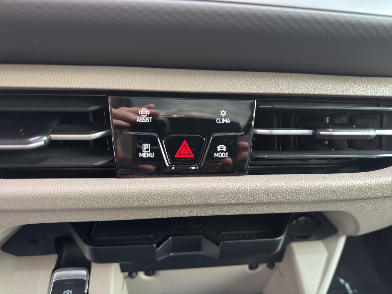 VW Multivan 2.0 TDI Life DSG-image-8