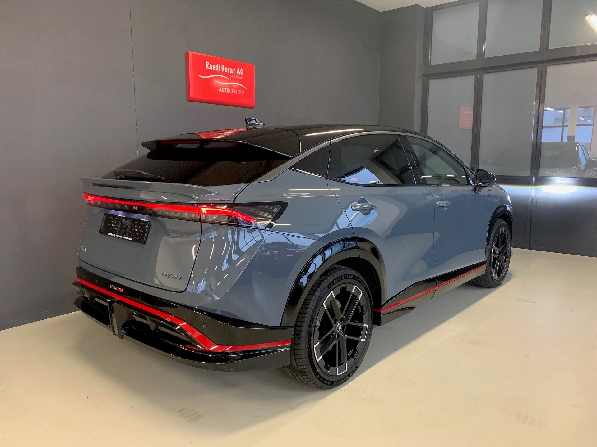 NISSAN Ariya Nismo e-4orce-showroom-element-3