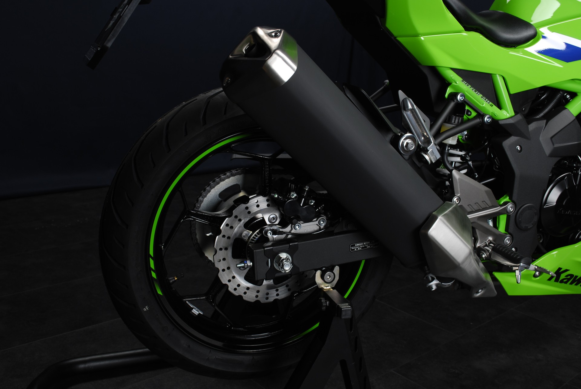 KAWASAKI NINJA 125 MY26-showroom-element-1