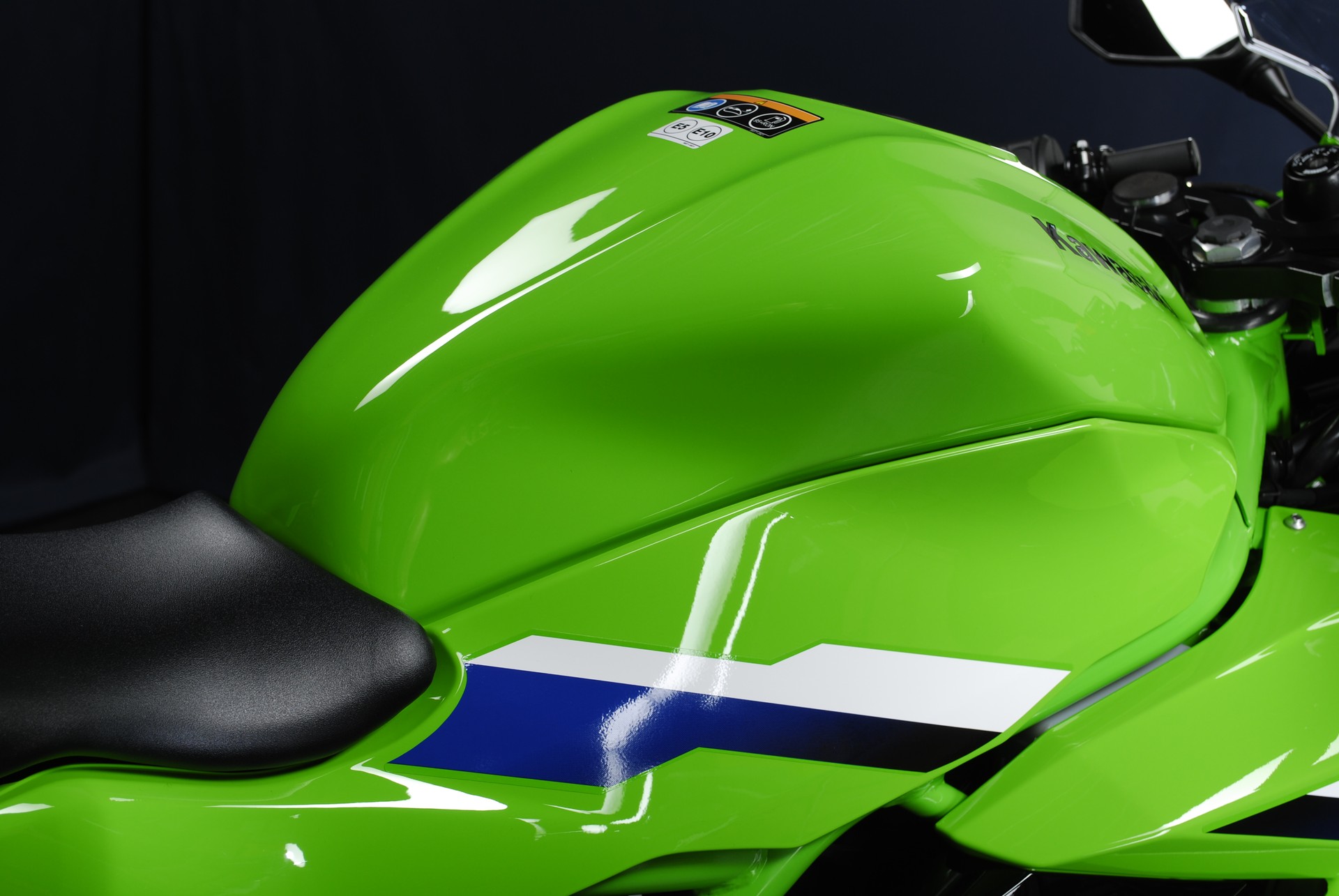 KAWASAKI NINJA 125 MY26-showroom-element-2